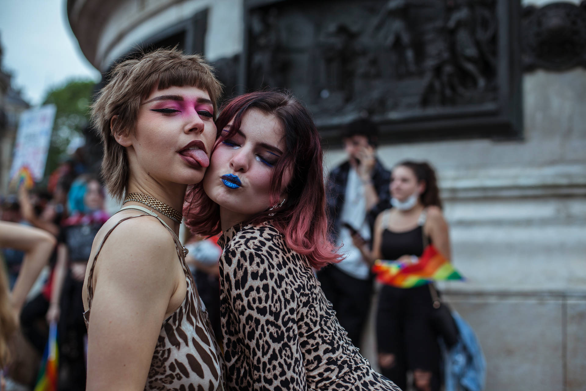 Lesbian In Leopard Skin Outfit Wallpaper