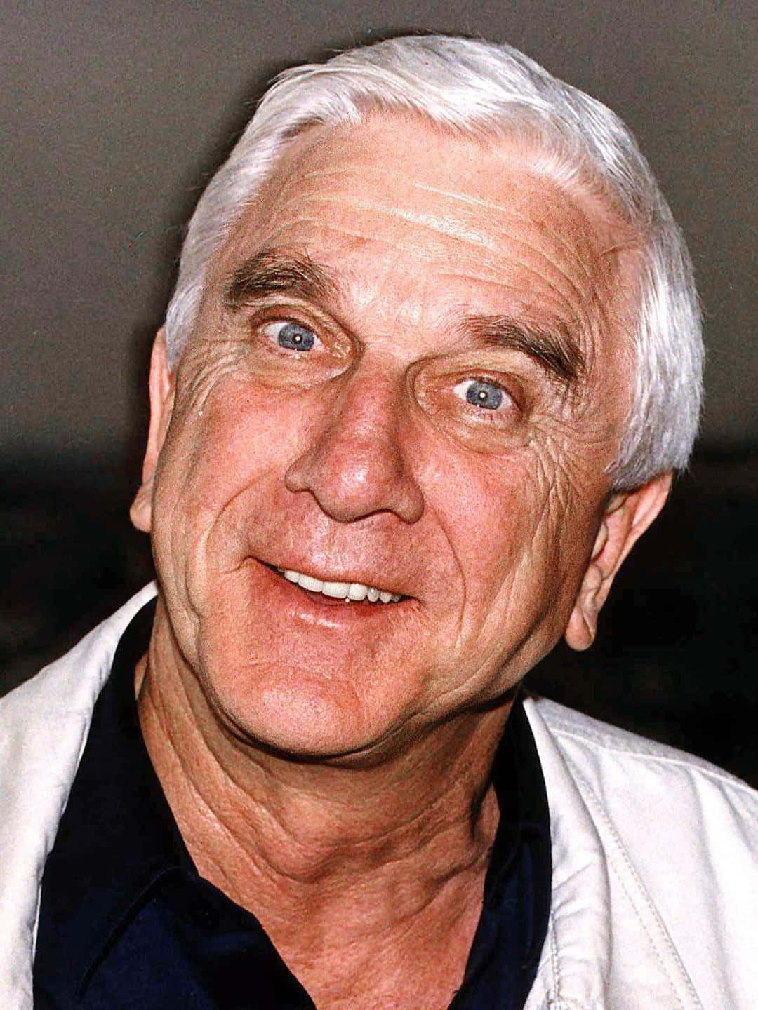 Leslie Nielsen Puede Ser Un Buen Fondo De Pantalla Para Tu Computadora O Celular. Fondo de pantalla