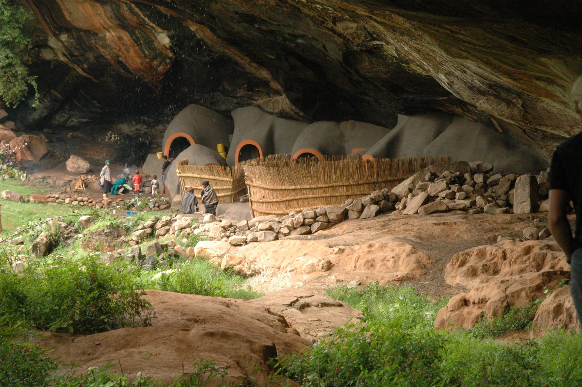 Vistamaestosa Delle Grotte Di Kome In Lesotho Sfondo