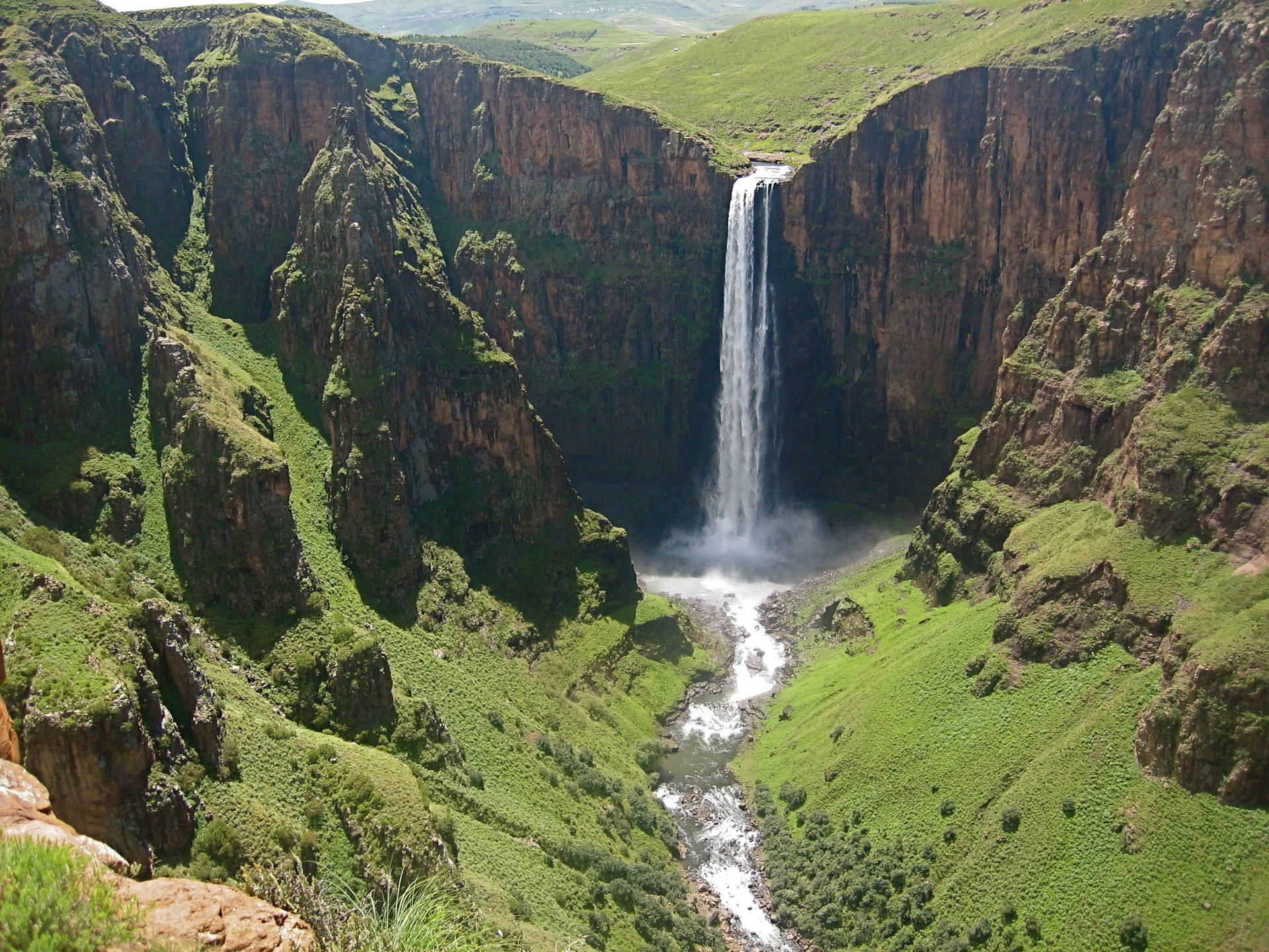 Lesotho Maletsunyane Falls Wallpaper
