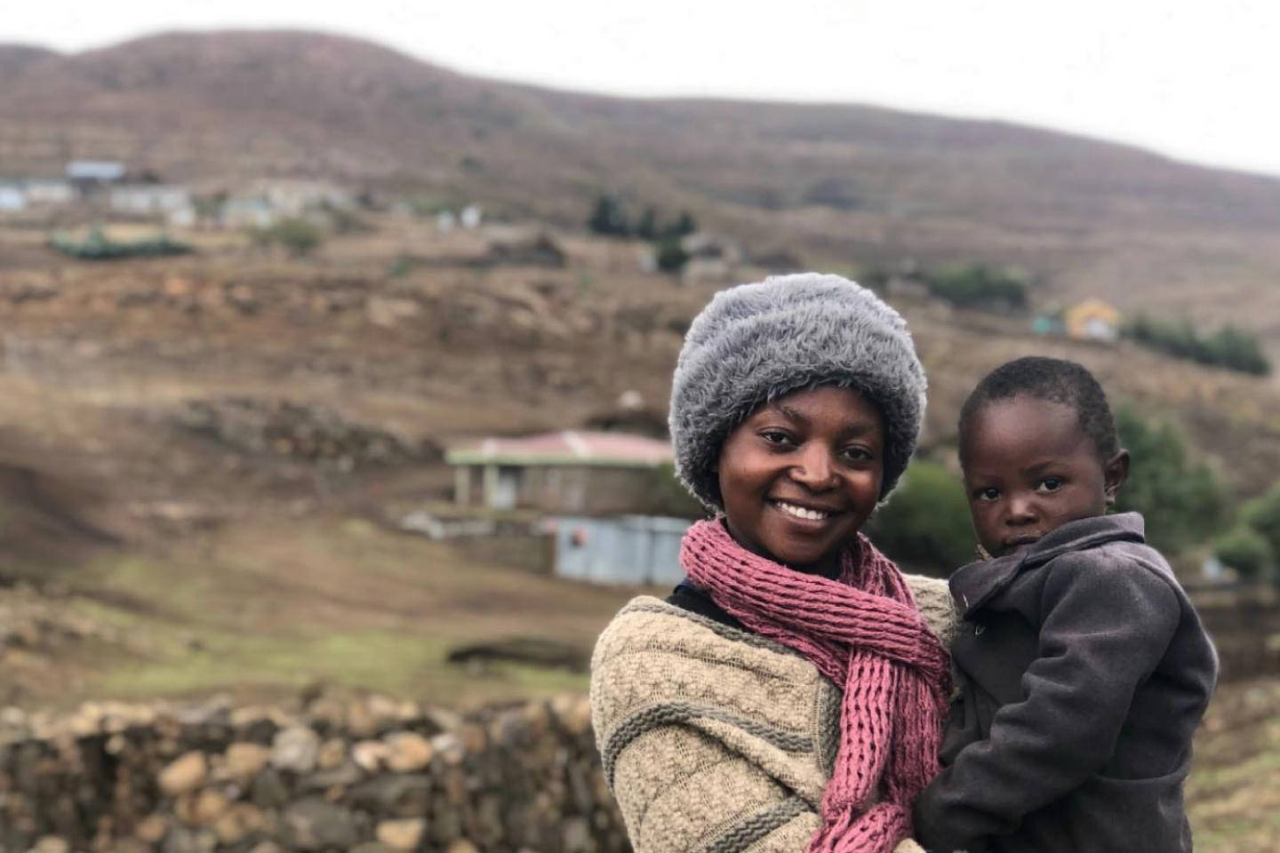 Lesothosorrindo Mãe Criança Papel de Parede