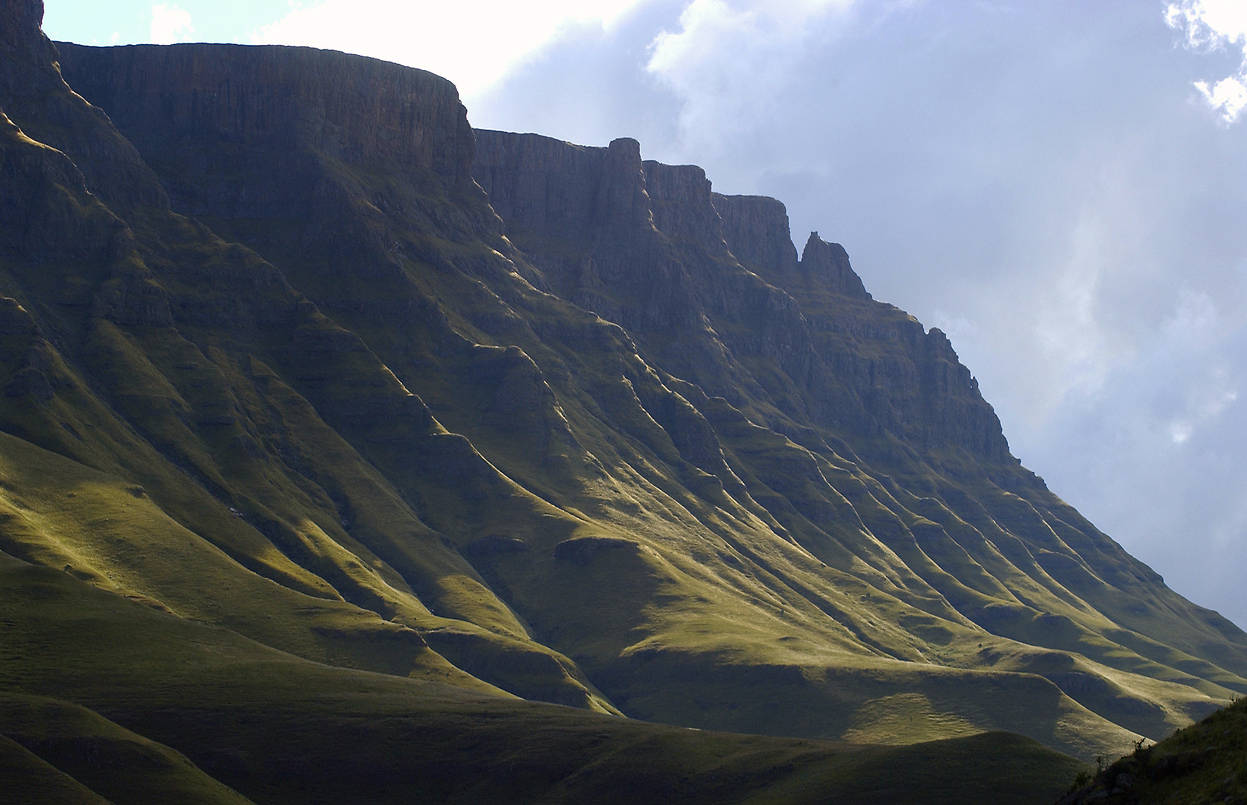 Lesothoaltas Montañas Escarpadas Fondo de pantalla