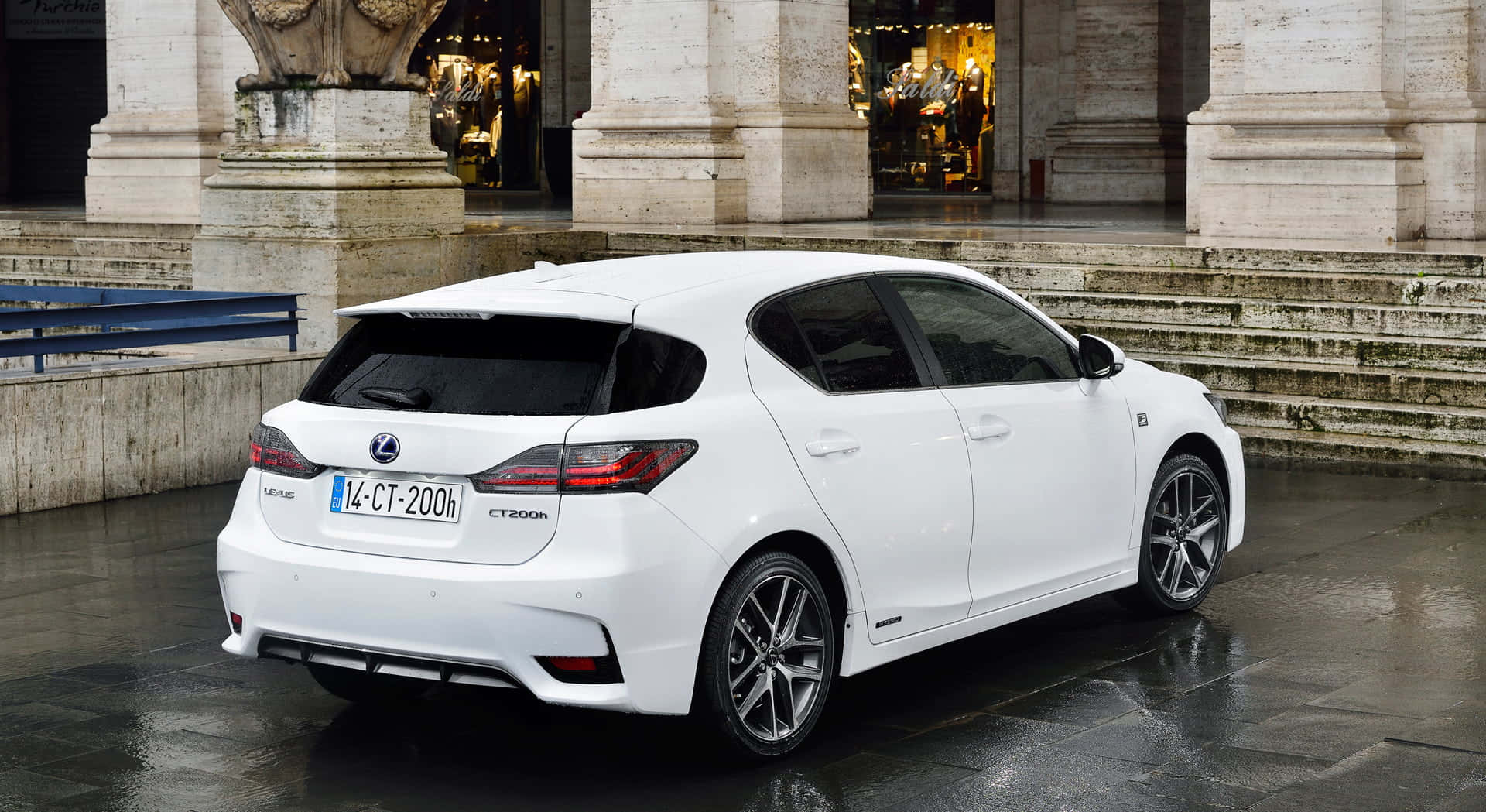 Lexus CT 200h Hybrid Luxury Hatchback Wallpaper