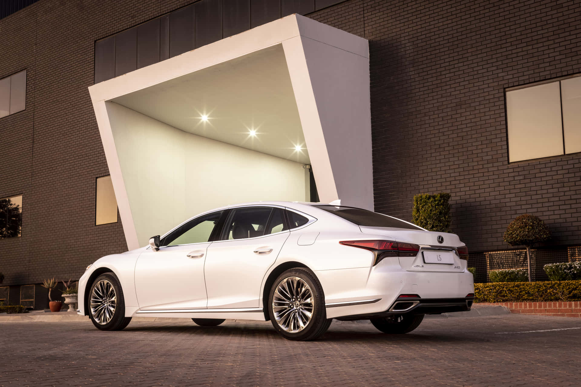 Experience Luxury in Motion with the Lexus LS 500 Wallpaper