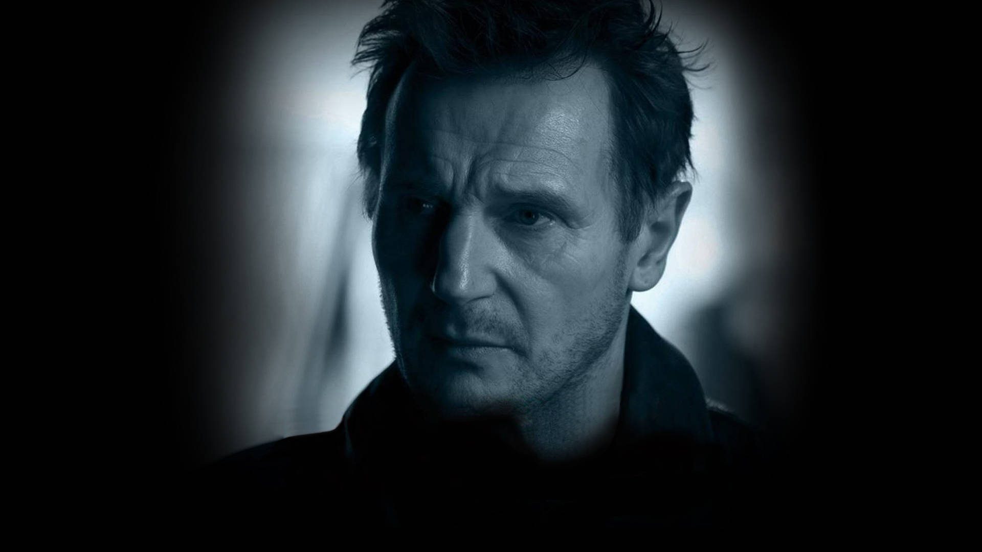 Liam Neeson Bryan Mills Gevær Mål Taget Teal Wallpaper