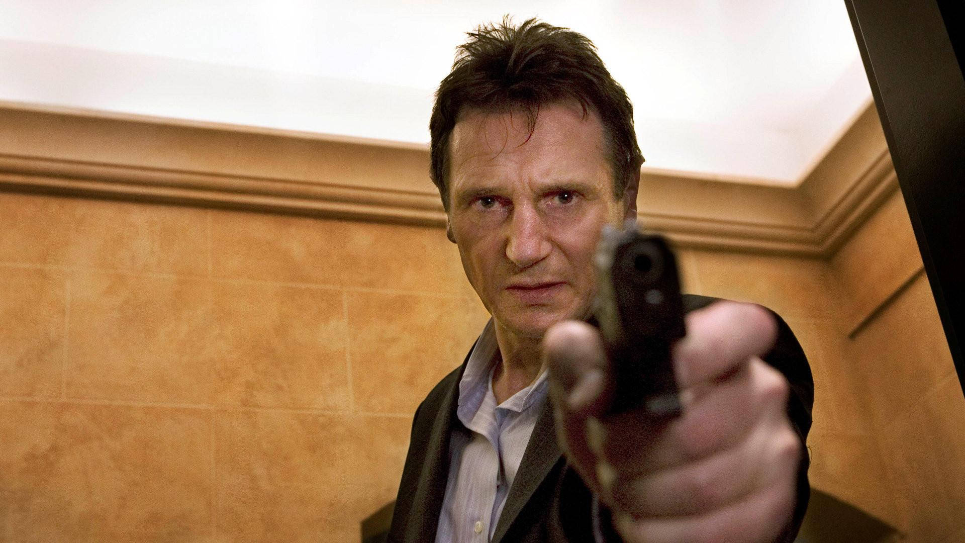Liam Neeson Taken Point Gun Ex-CIA Officer Wallpaper