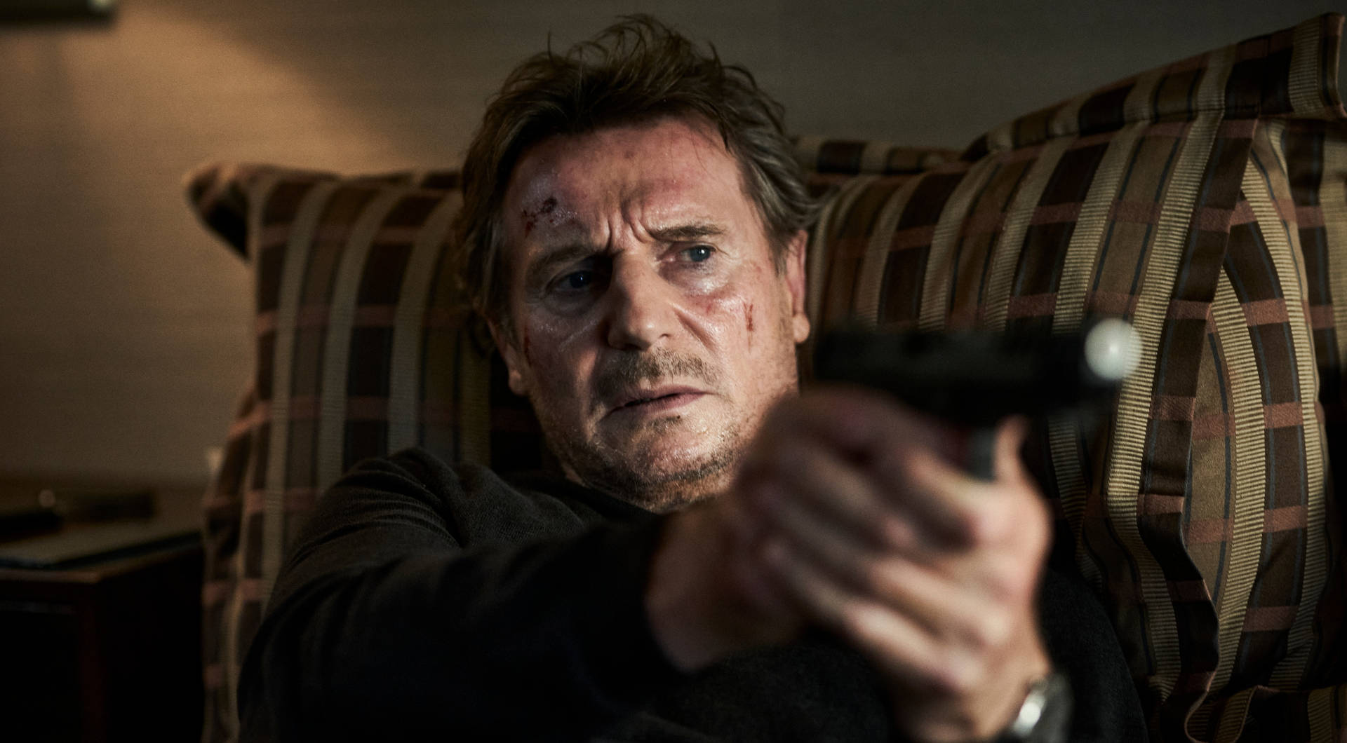 Liam Neeson Travis Block Gun Blacklight Movie Wallpaper
