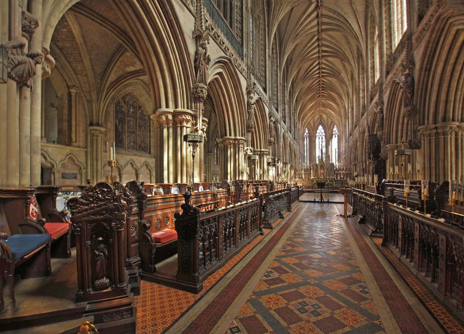 Lichfield Cathedral Interior View Wallpaper