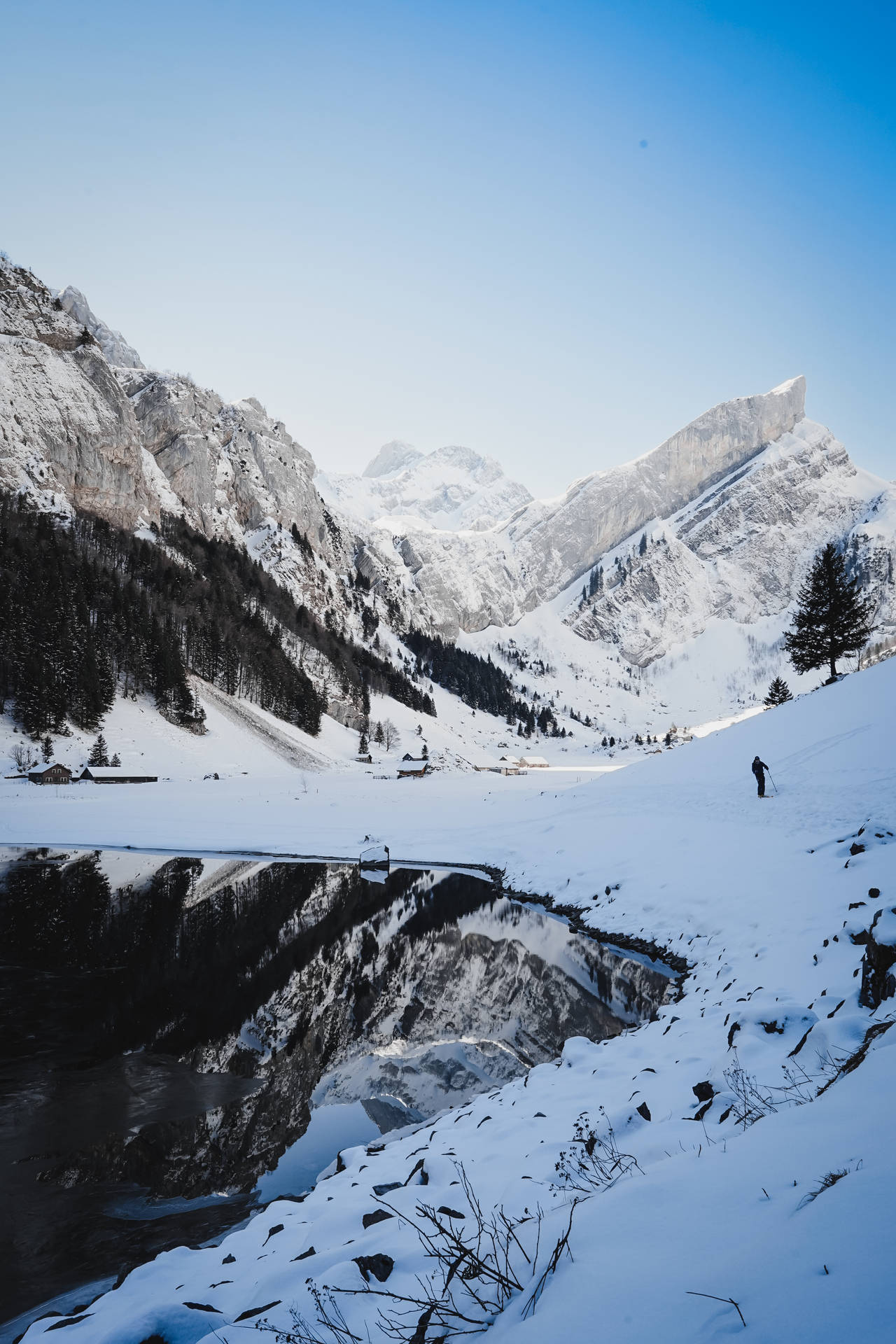 Liechtensteinschneebedeckte Berge Wallpaper