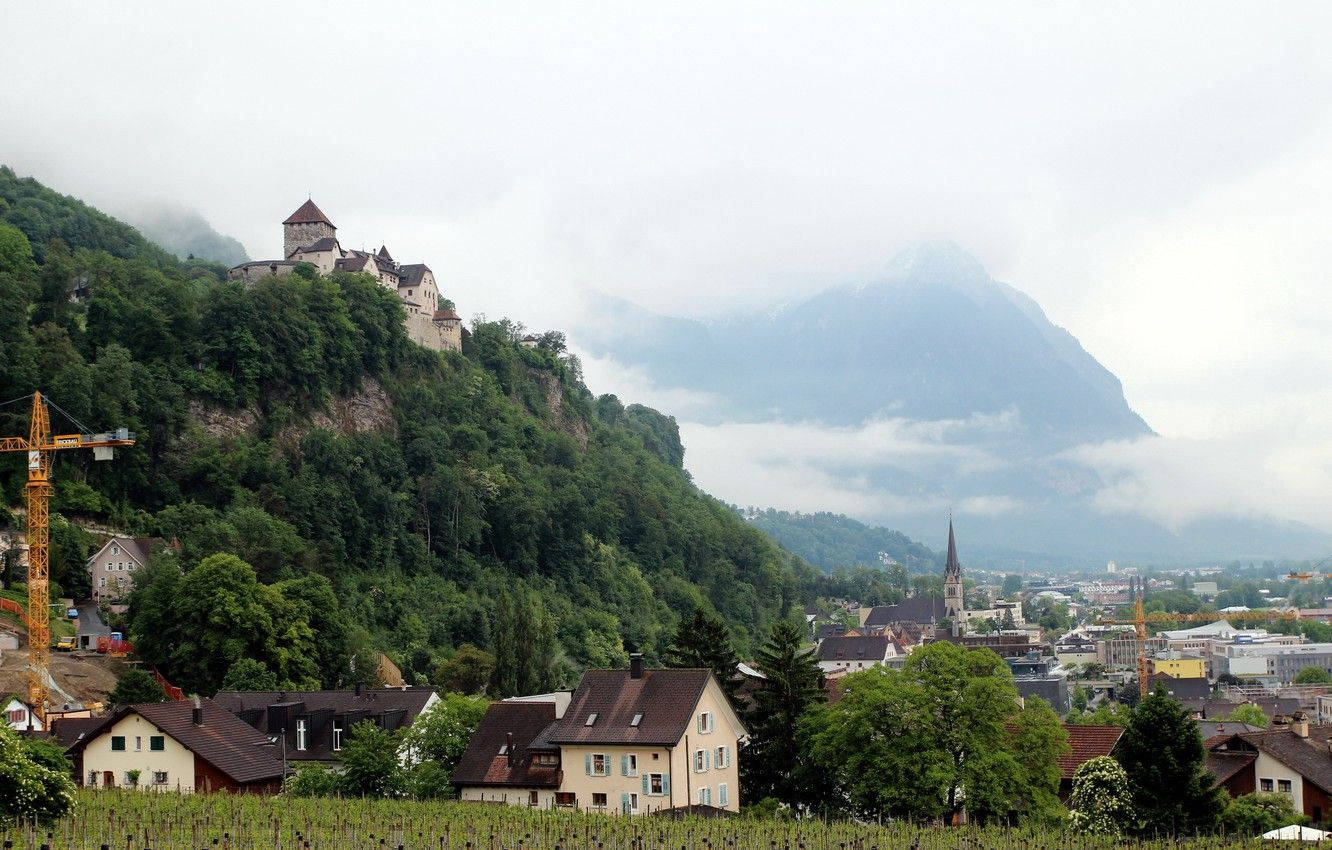 Liechtenstein,la Capital De Vaduz. Fondo de pantalla