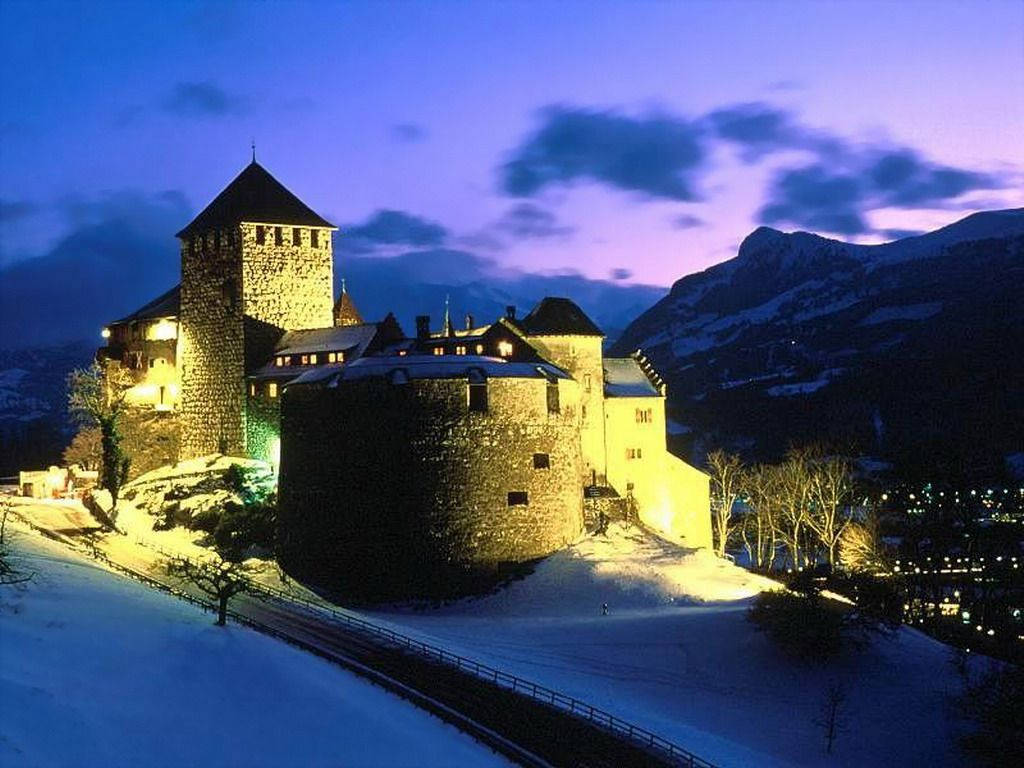 Liechtenstein Castello Di Vaduz Di Notte Sfondo