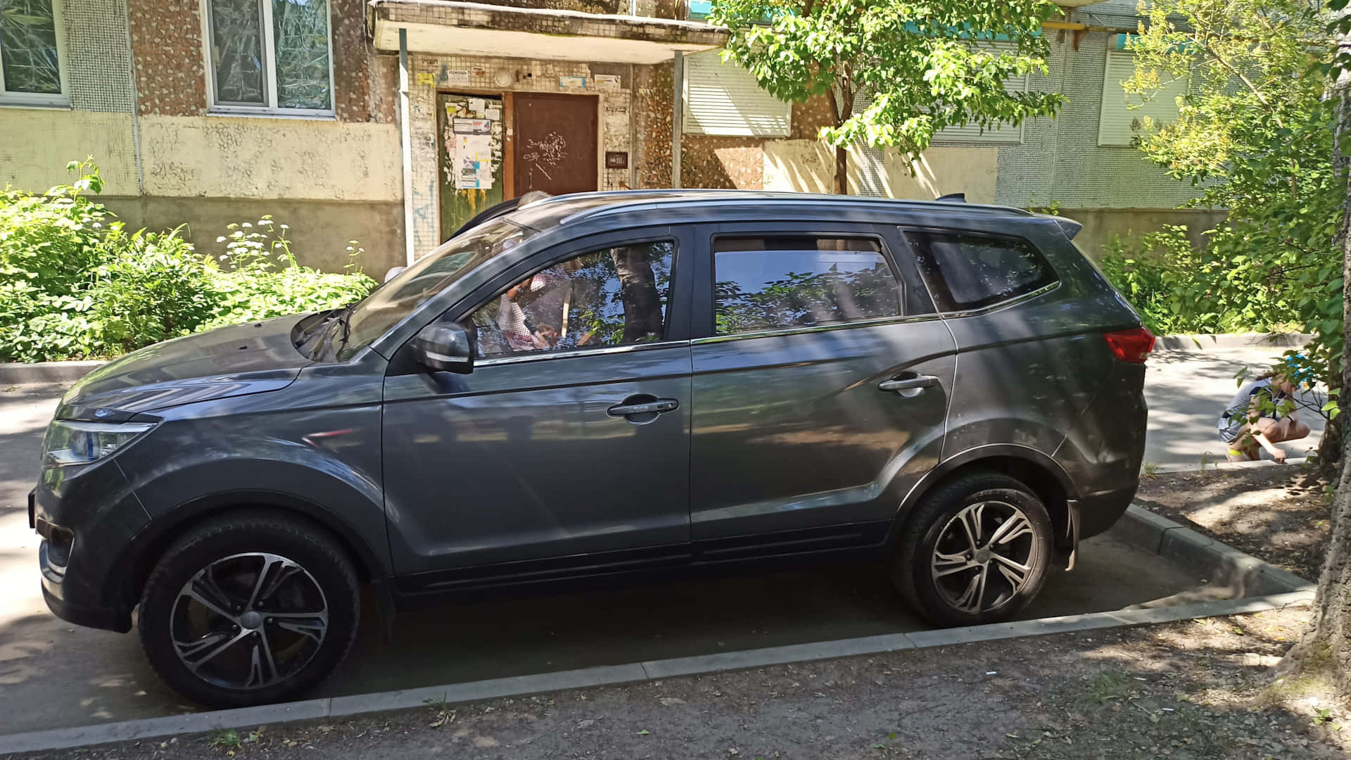 Lifan Myway Garé Dans La Rue Fond d'écran