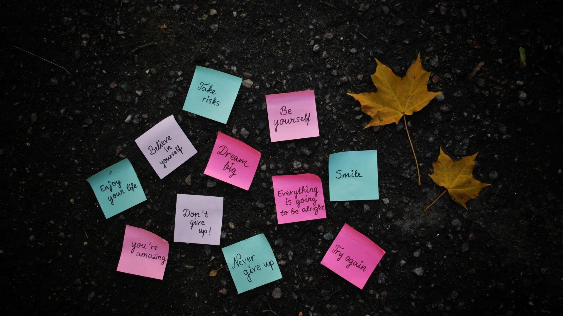 Inspiring Life Quotes on Sticky Notes Wallpaper