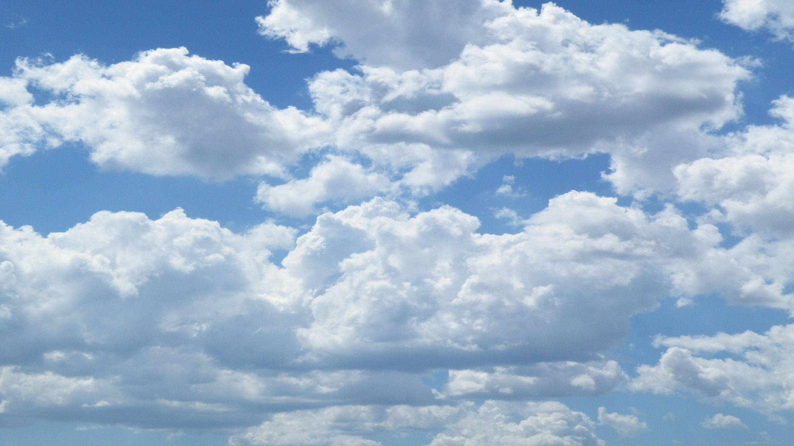 Light Blue Sky High Resolution Clouds Wallpaper