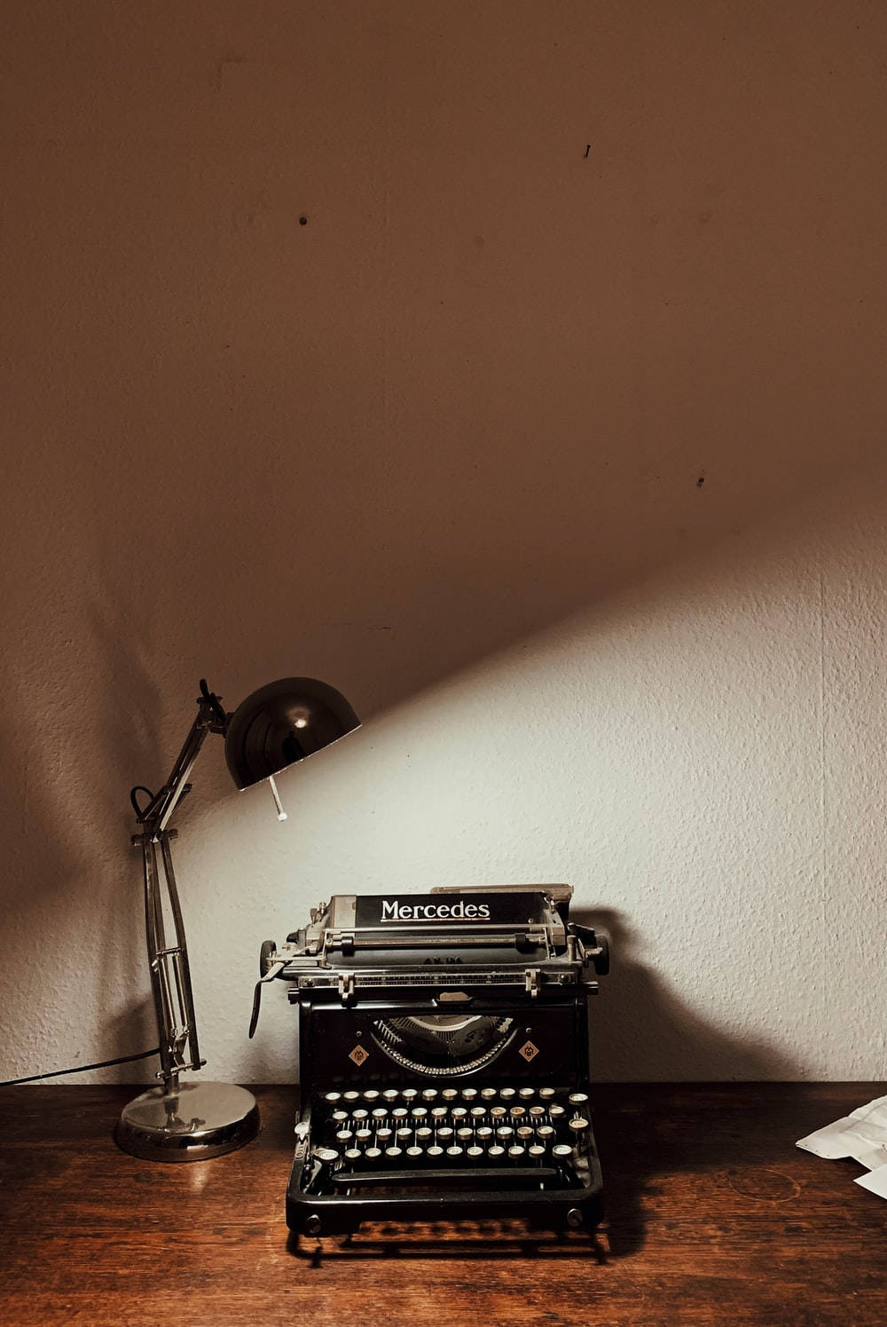 Light Brown Aesthetic Vintage Typewriter Wallpaper