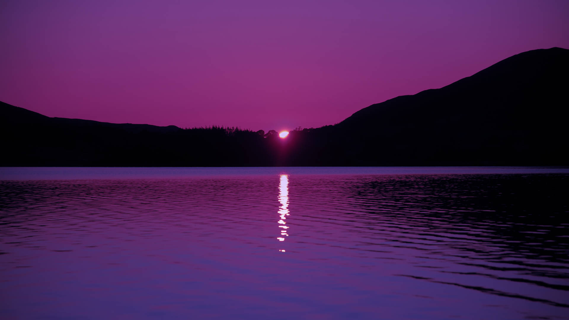 Light Purple Sunset In Horizon Background