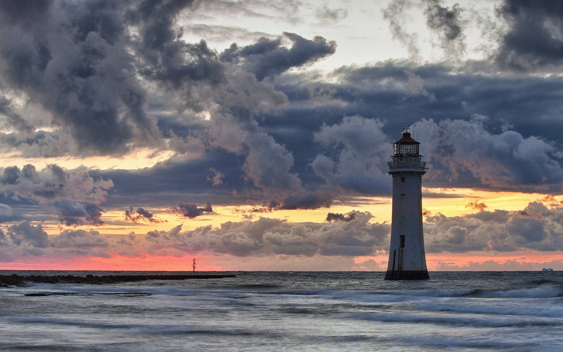 Lighthouse Cloudy Sunset Wallpaper