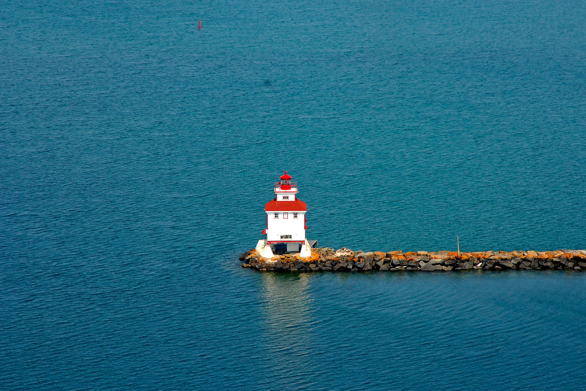 Lighthouseon Lake Superior Thunder Bay Wallpaper