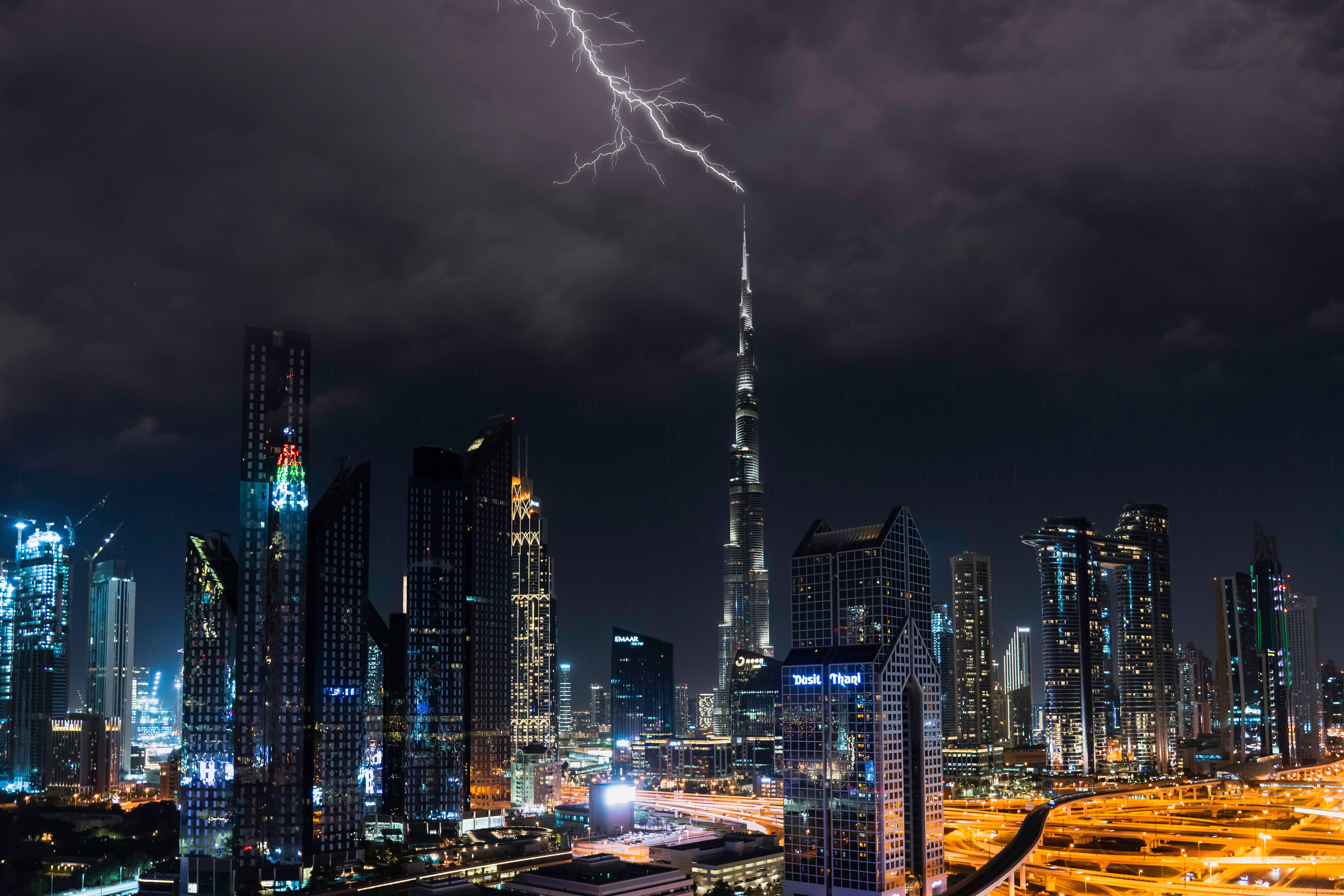 Lightning Hit Burj Khalifa Wallpaper