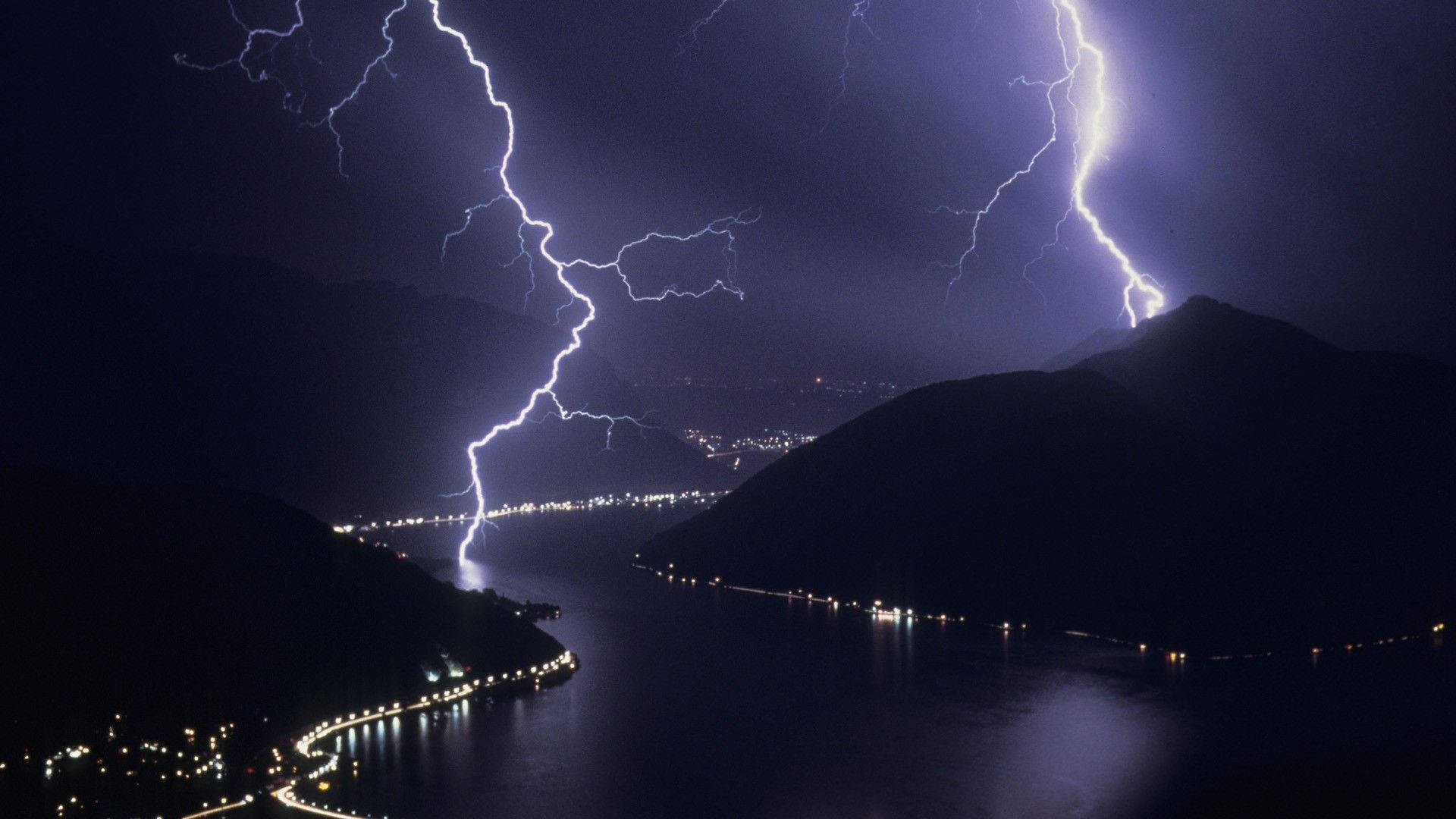 Lightning In Mountain And Sea