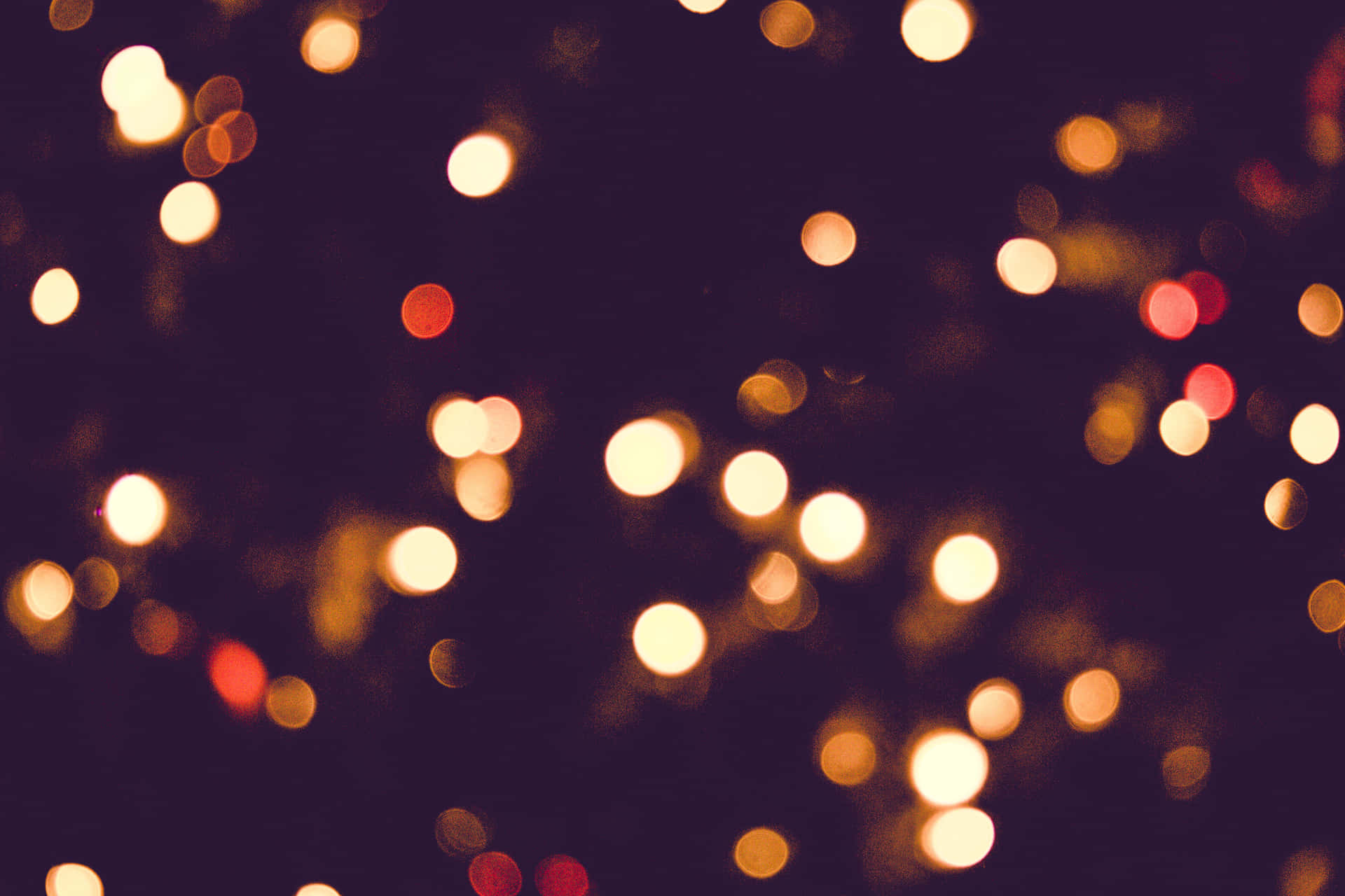 Unacercamiento De Un Árbol De Navidad Con Luces