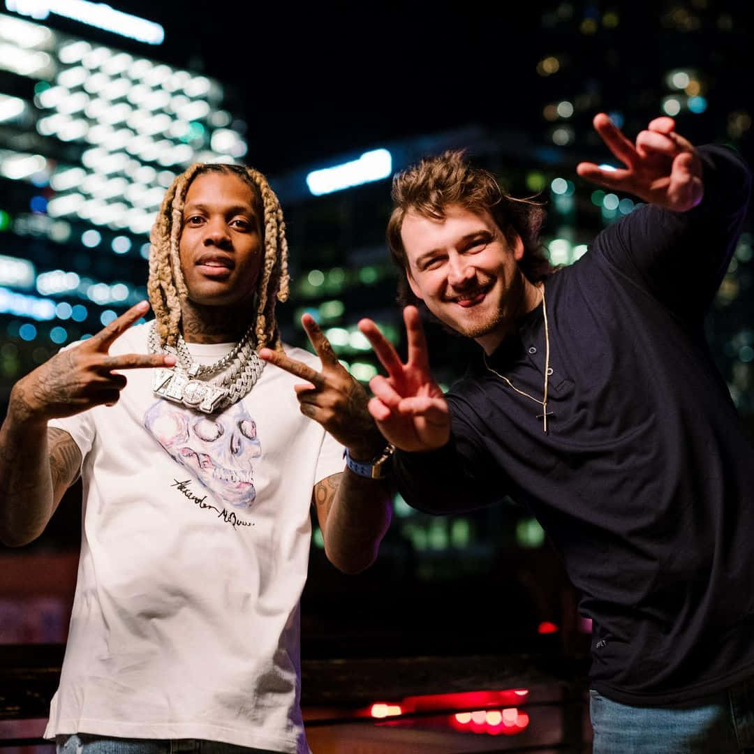 Lildurk Si Esibisce Sul Palco Con Intensità