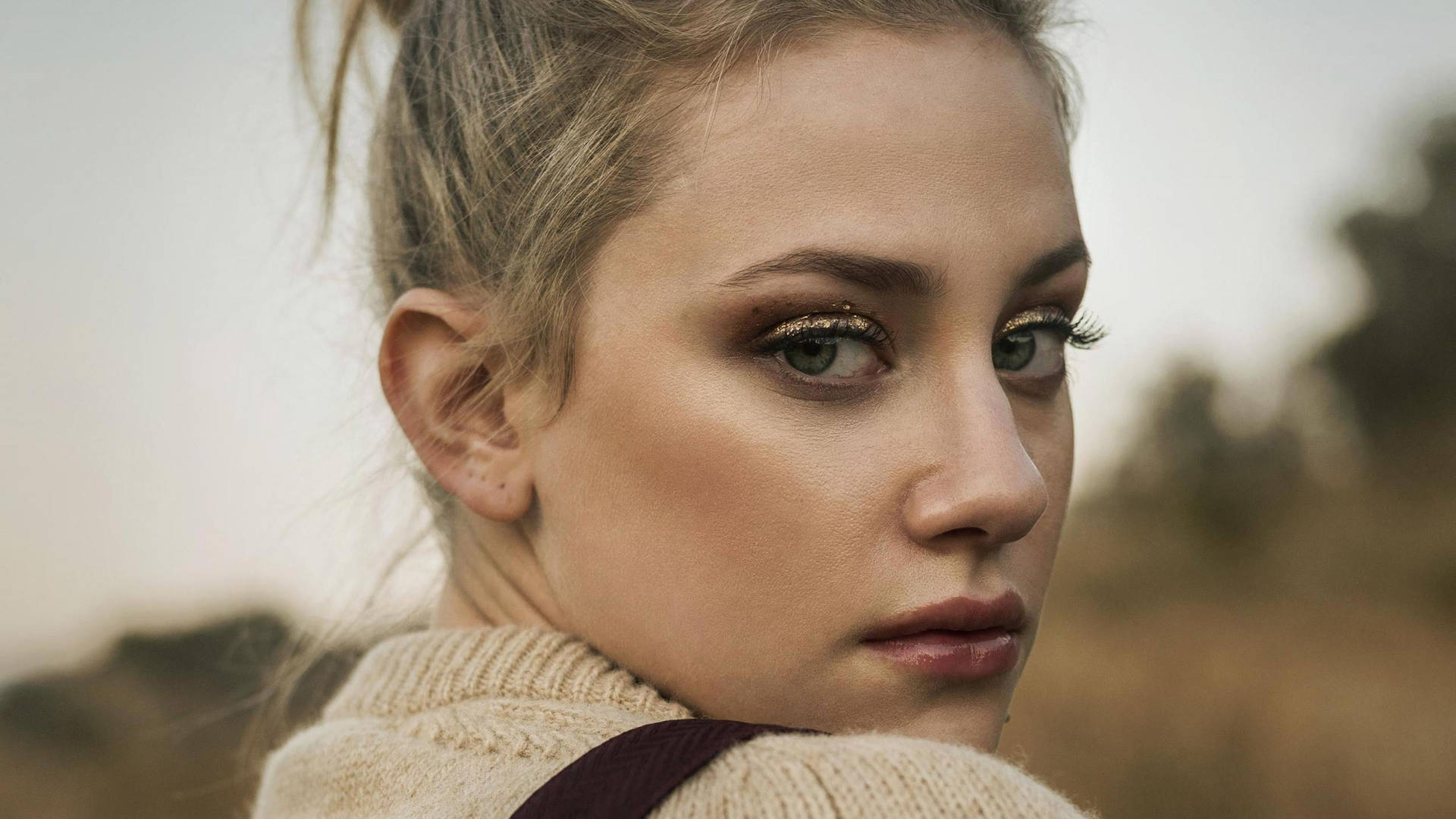 Lili Reinhart Looking Back Picture