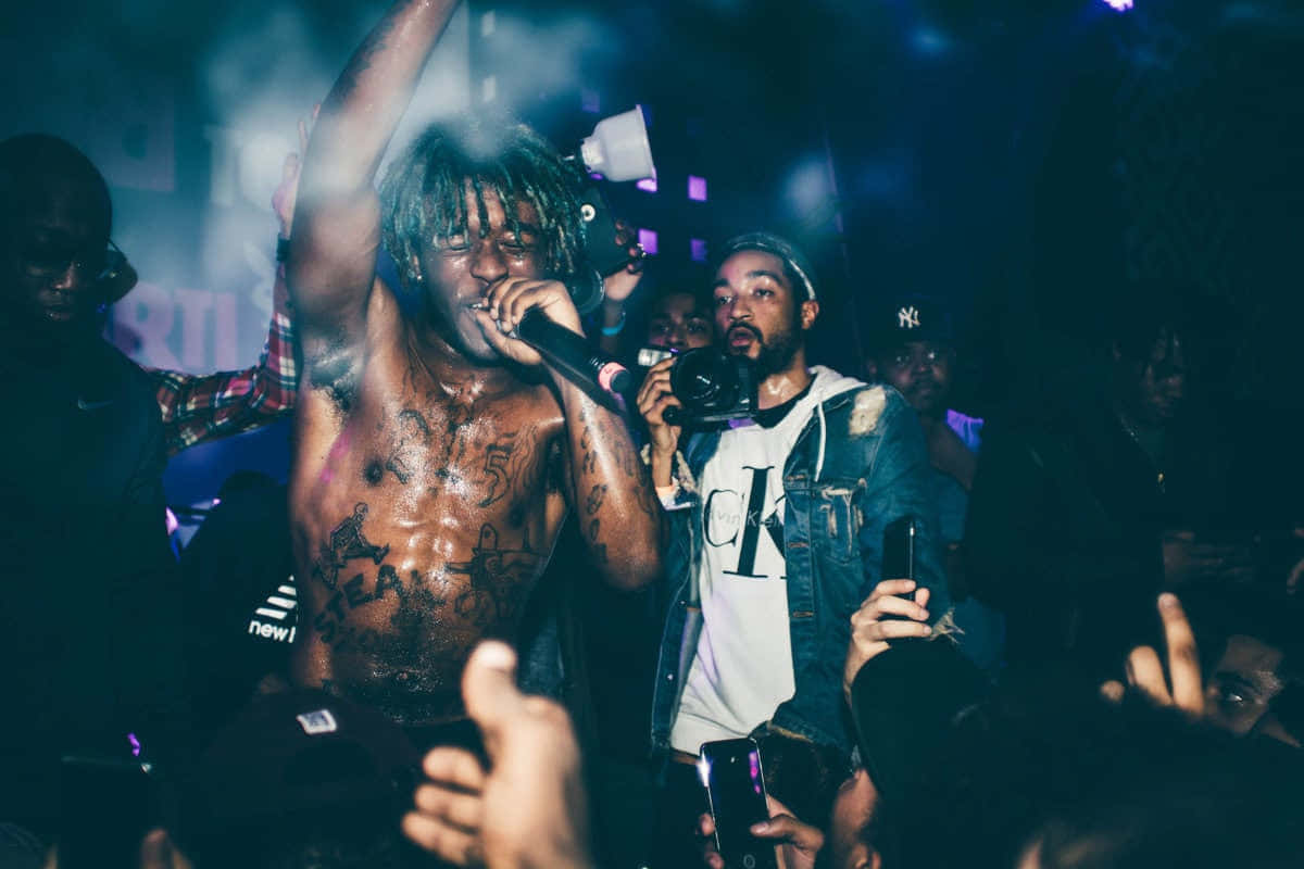 Liluzi Vert In Performance Sul Palco