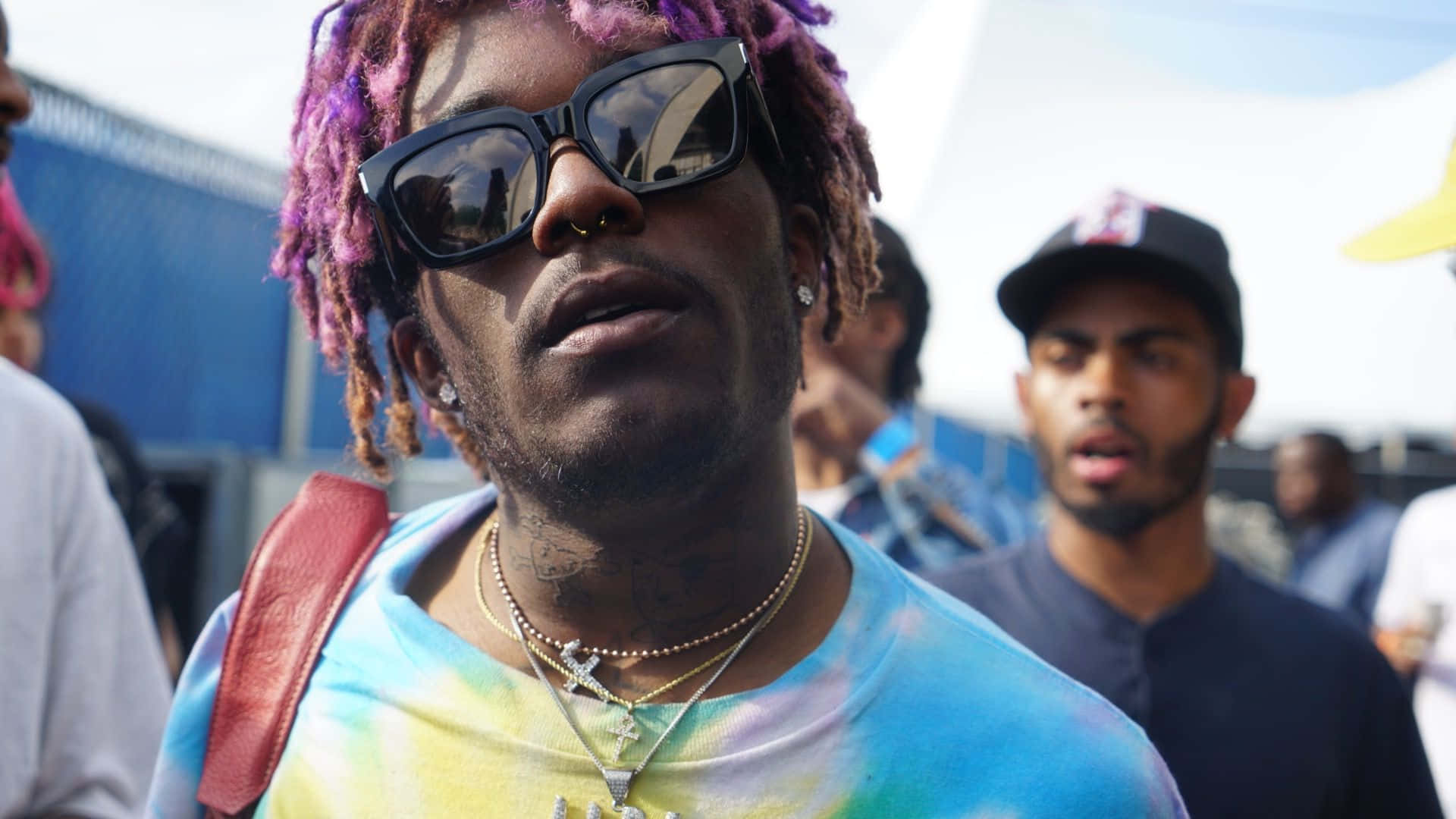 Liluzi Vert In Posa Durante Una Performance.