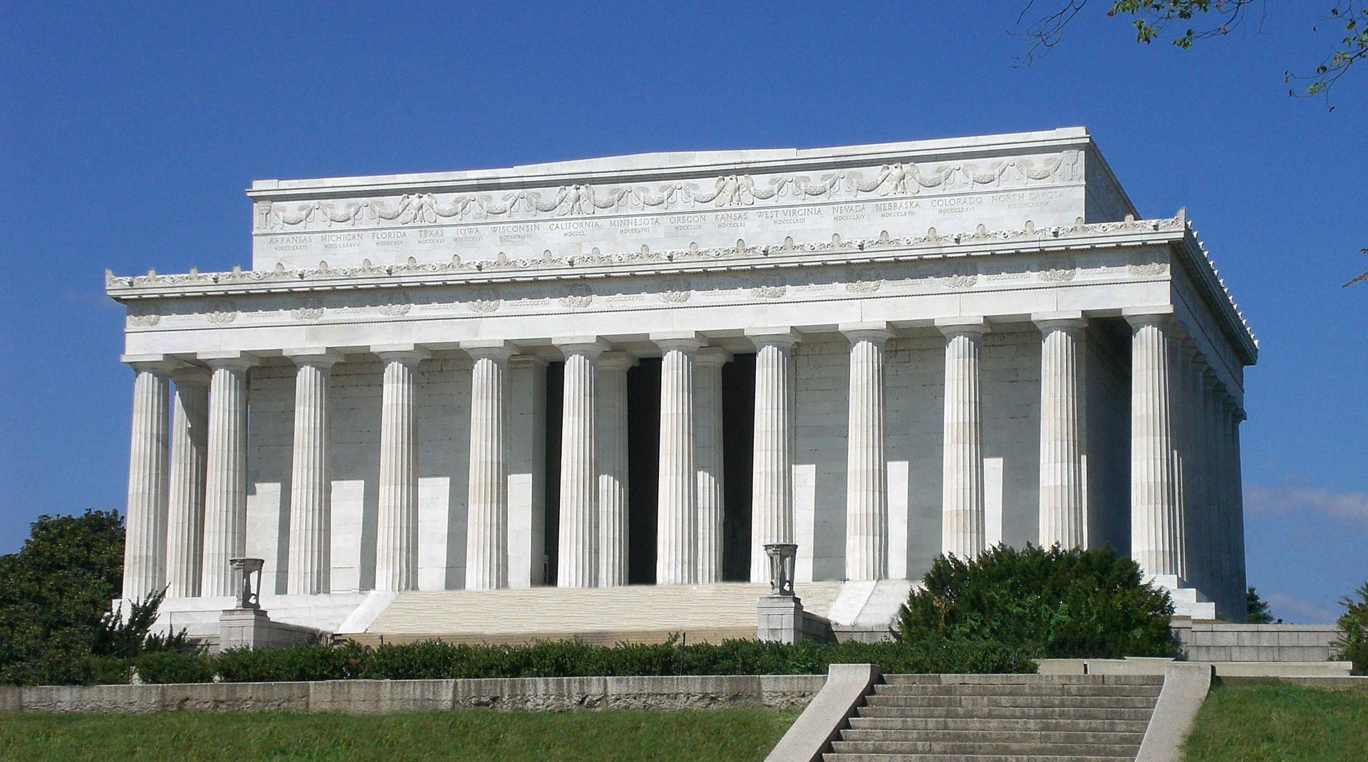 Vistamaestosa Del Monumento A Lincoln In Un Tempio Neoclassico Sfondo