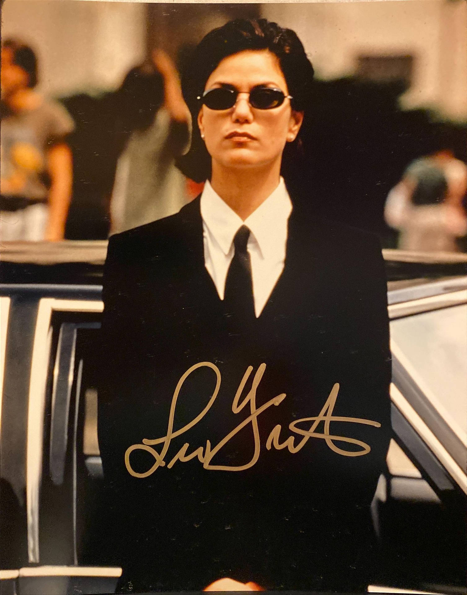 Linda Fiorentino in character as Agent L Wallpaper
