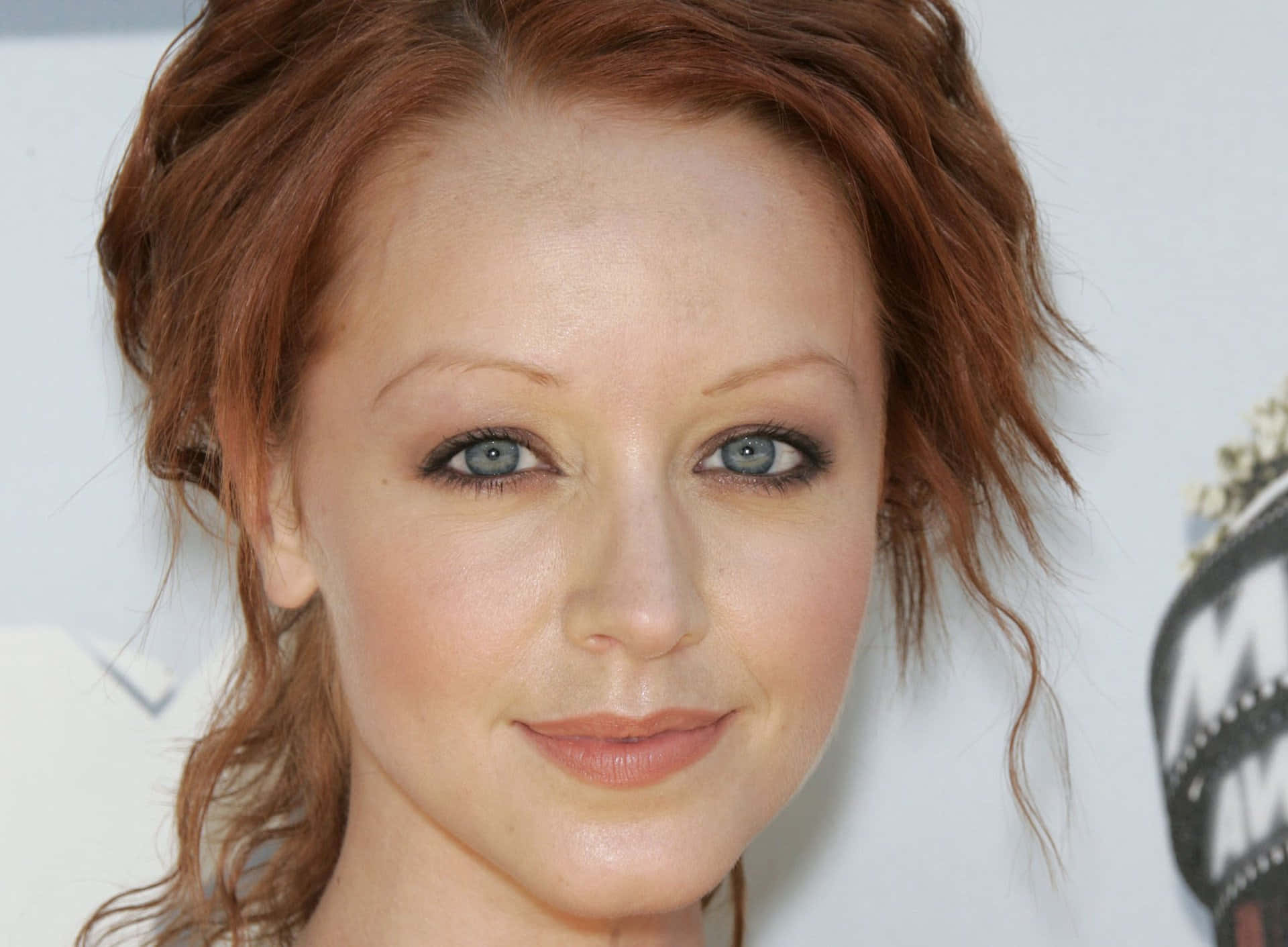 Lindy Booth Punaisessa Matossa Taustakuva