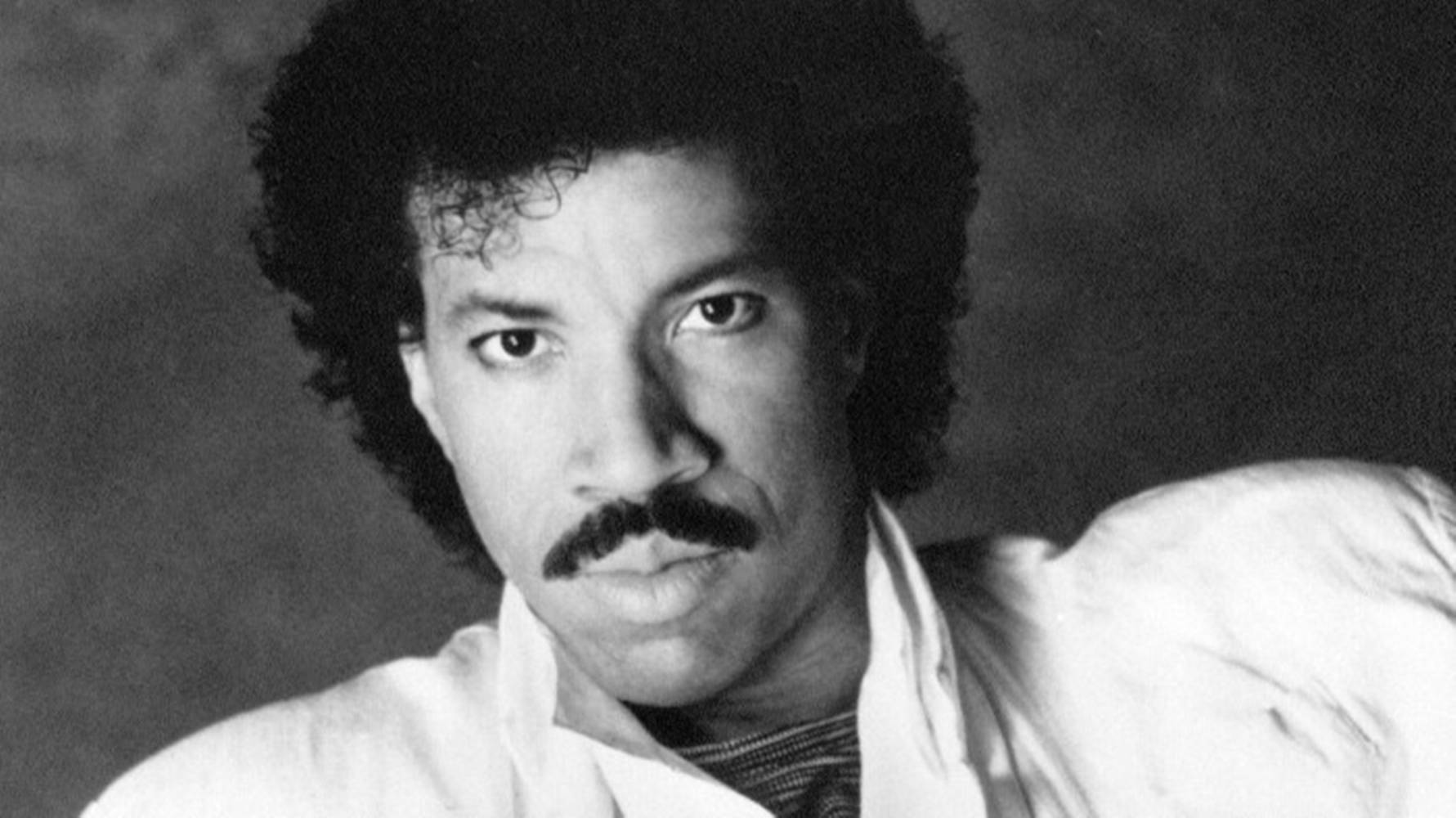 Lionel Richie Funk Band Lead Singer Wallpaper