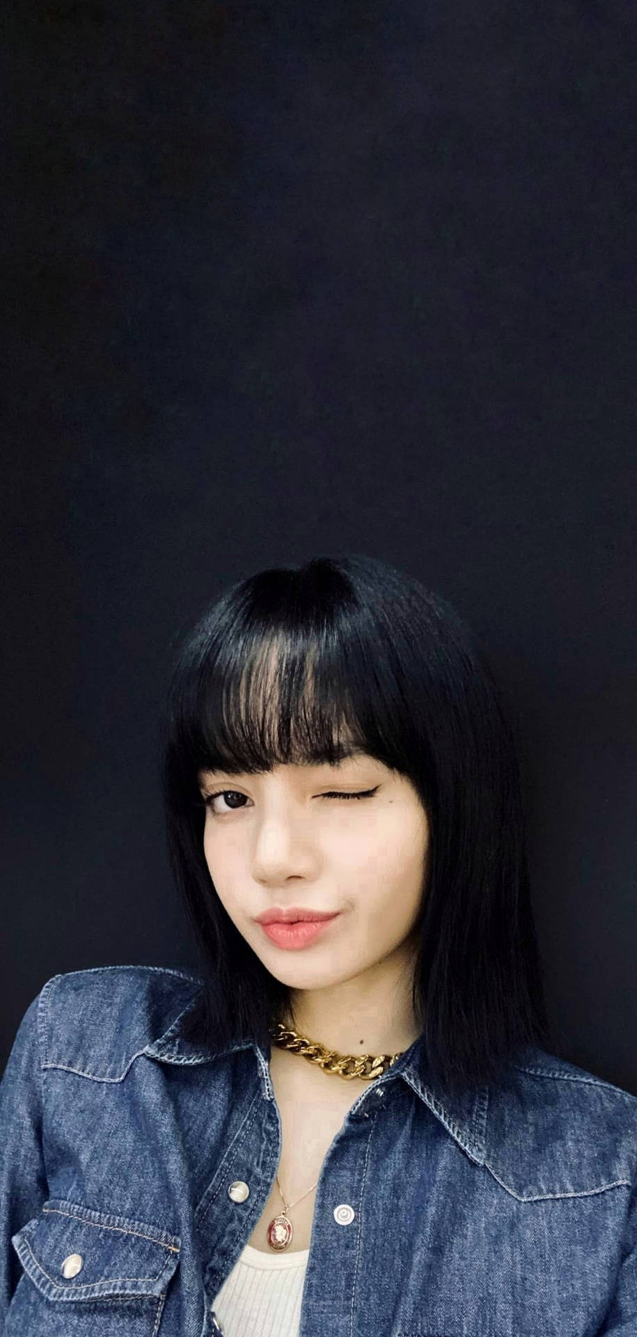 Lisa Blackpink In Alta Definizione, Selfie Internazionale Su Weibo. Sfondo