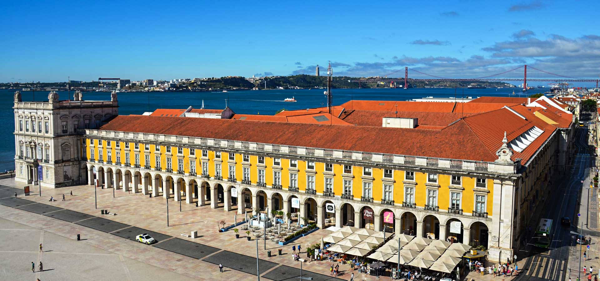 Lisbon,praça Do Comércio - Colori Caldi Sfondo