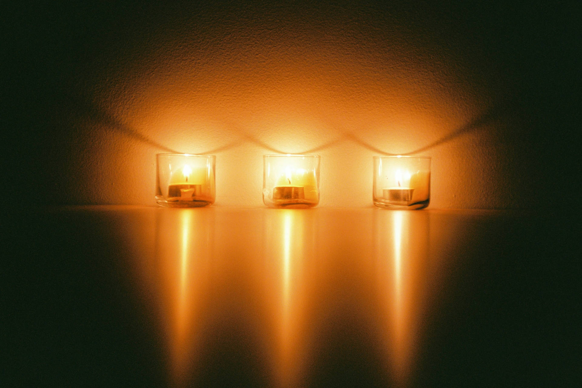 Lit Candles For Remembrance Day Wallpaper