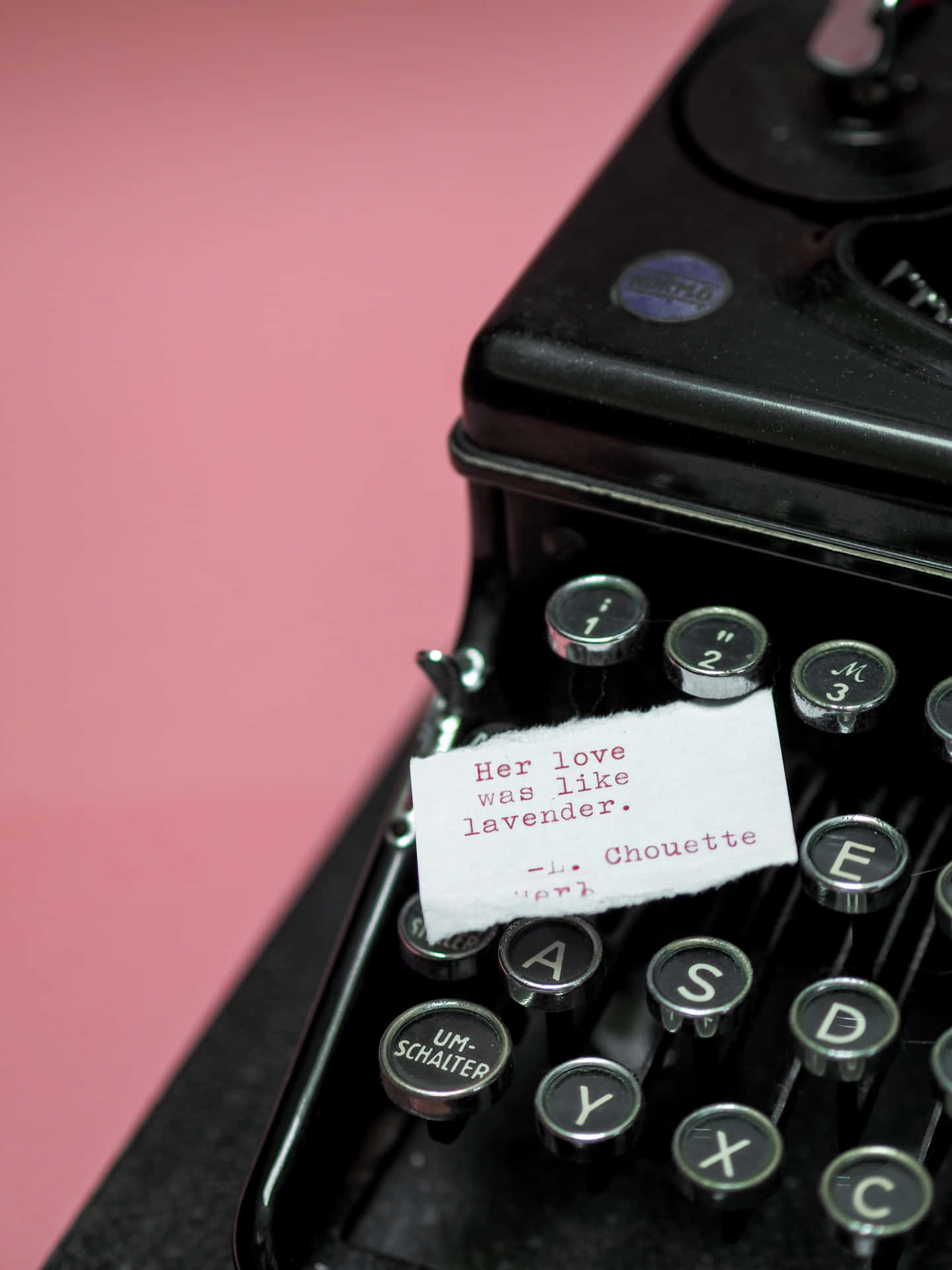 A Typewriter With A Note On It