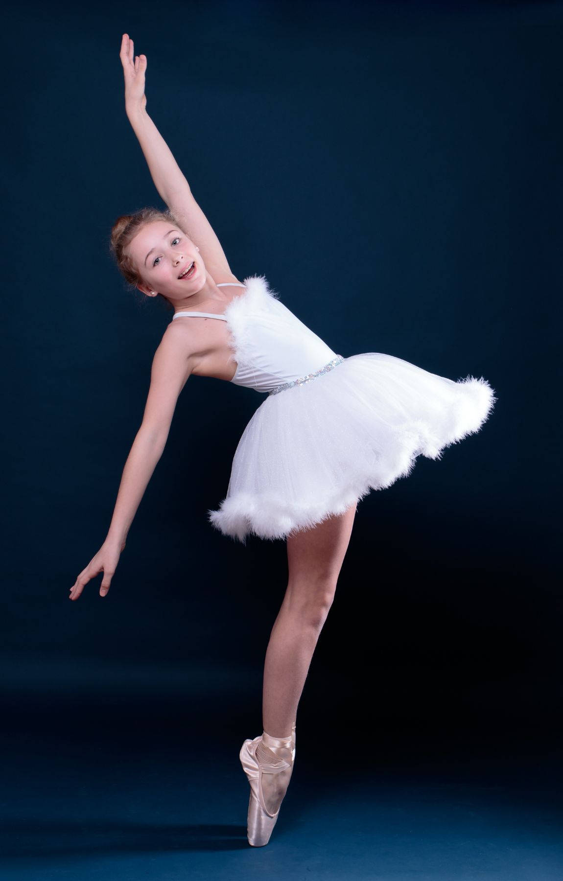 Pequeñaniña Bailarina De Ballet En Leotardo Fondo de pantalla