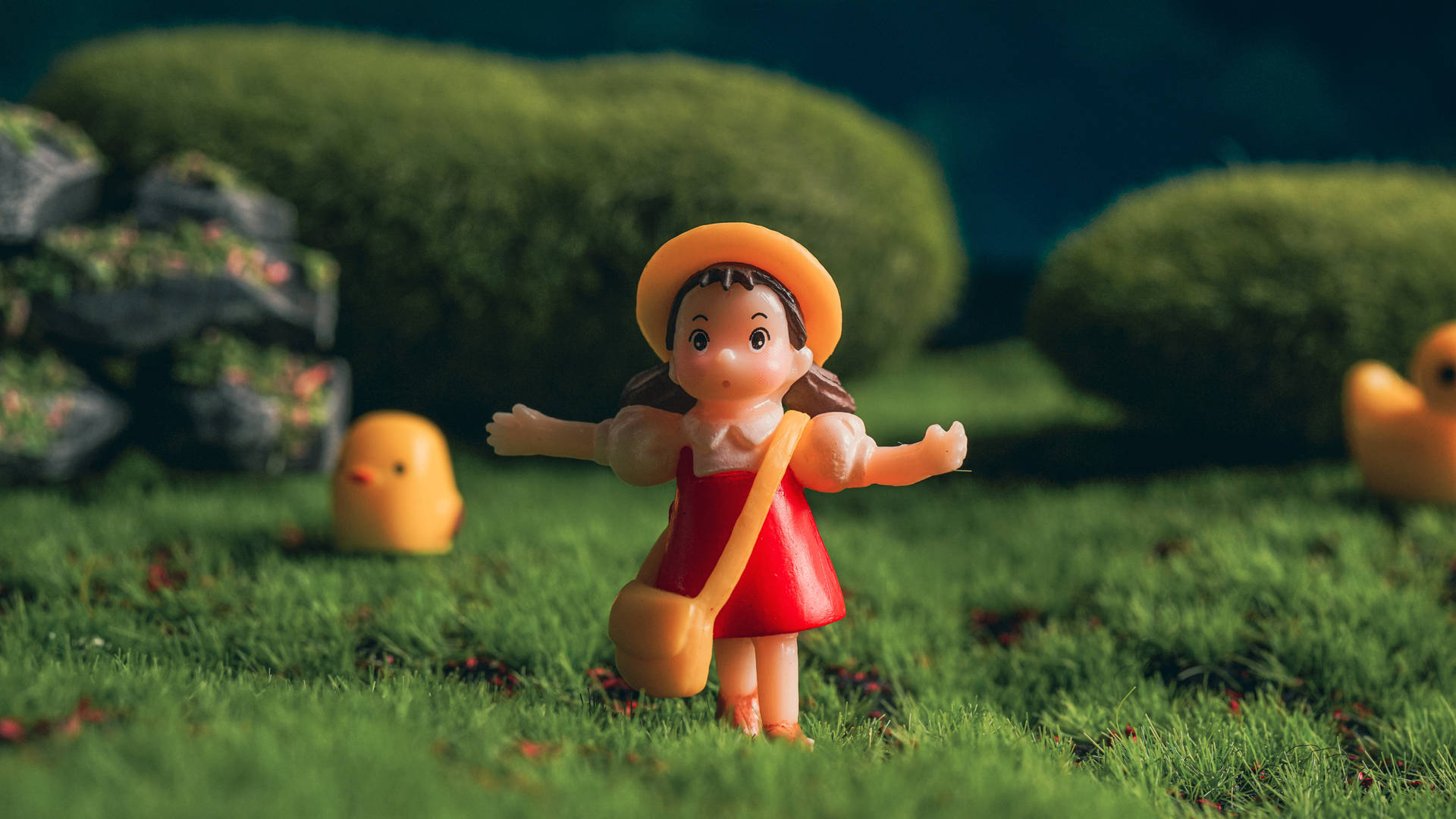 Little Girl With Yellow Hat Animated Desktop Wallpaper
