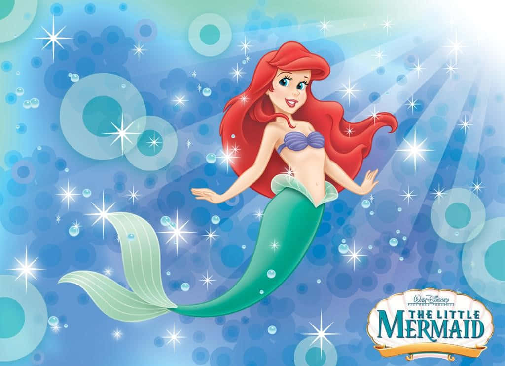 Ariel den lille Havfrue svømmer tværs gennem havet. Wallpaper