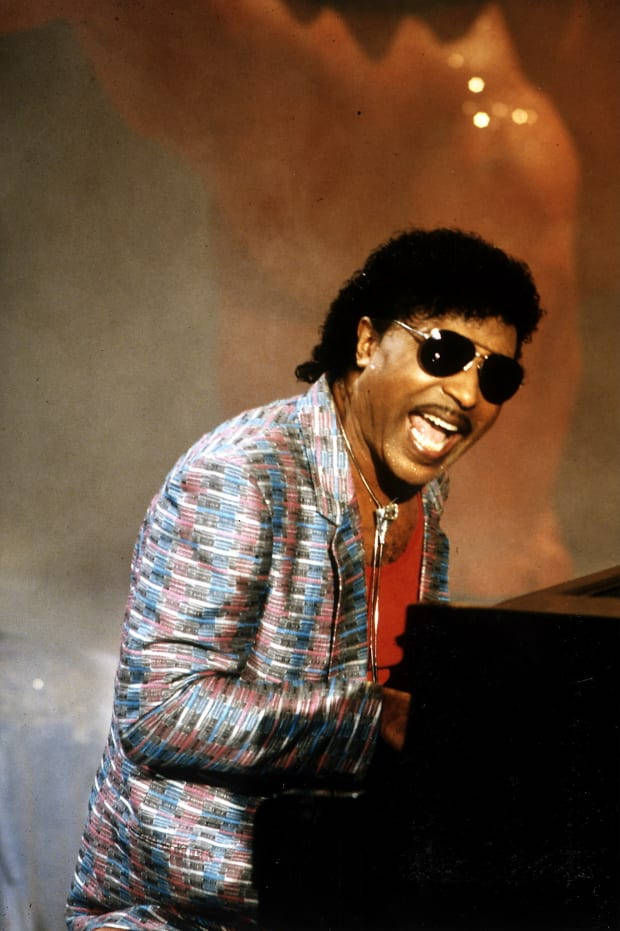 Little Richard solbriller spiller klaver USA 1986 Wallpaper