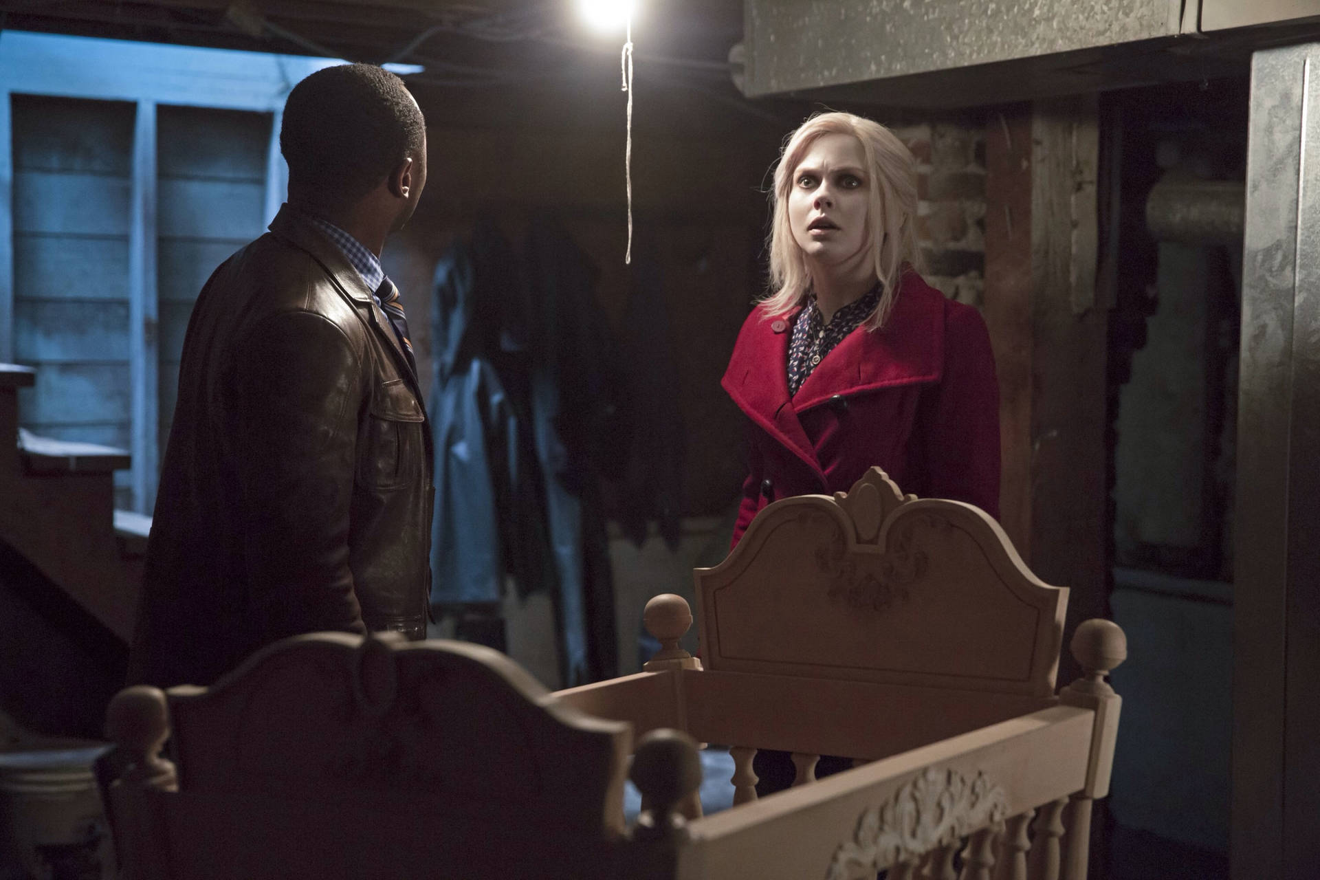 Liv Moore And Clive Babineaux Investigating In Izombie Wallpaper