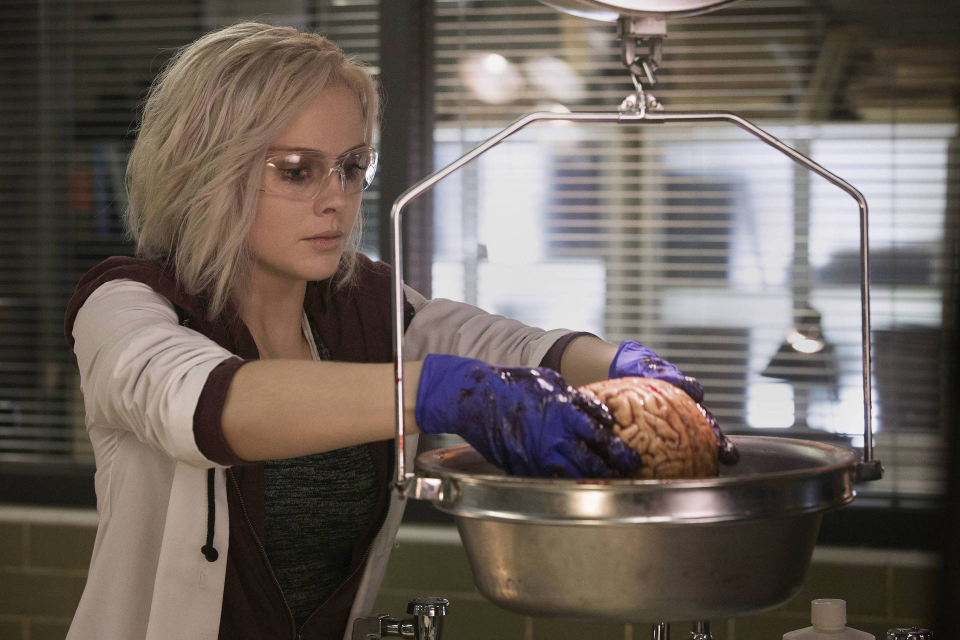 Liv Moore Weighing A Brain In iZombie Wallpaper