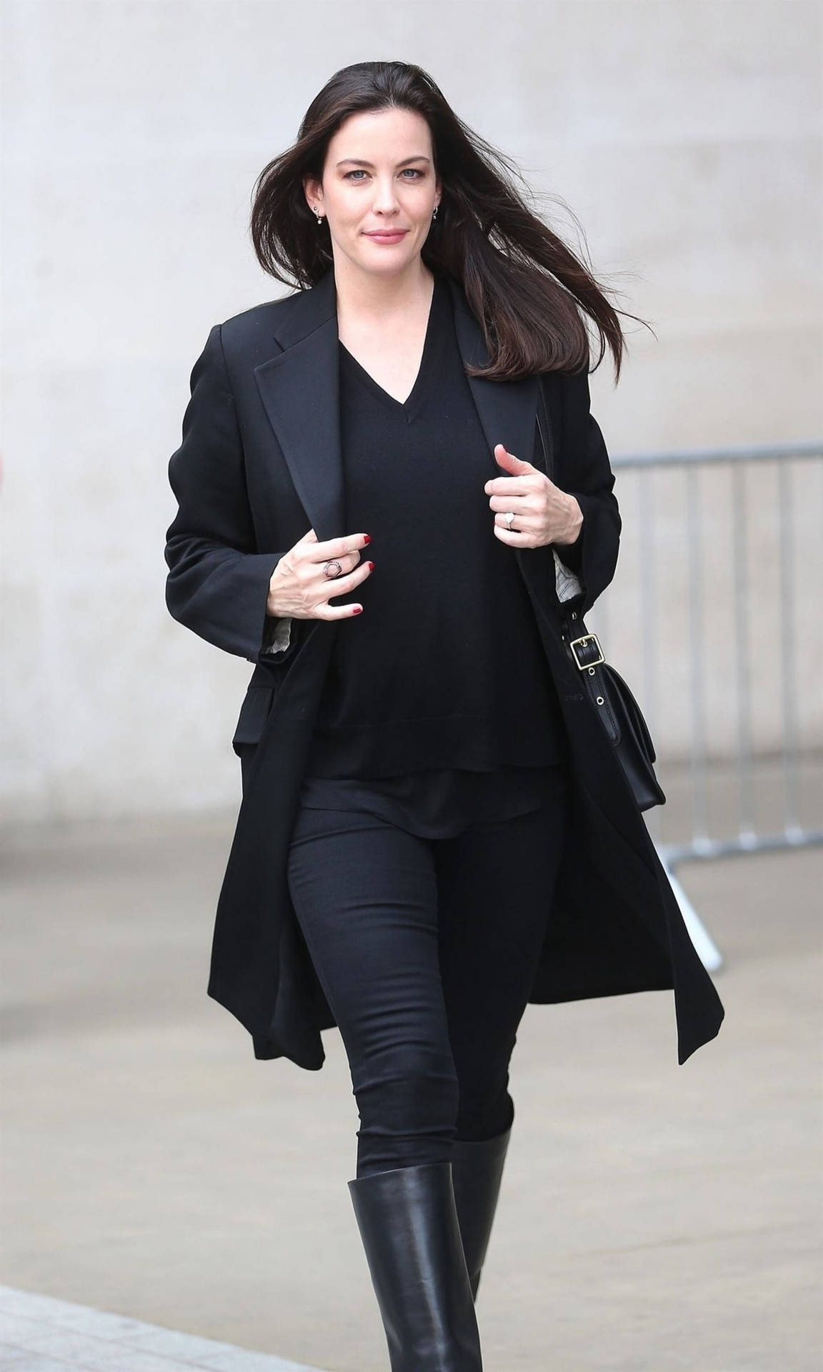 Como usar leggings fora da academia segundo Kendall Jenner, Gigi e Bella  Hadid - Vogue