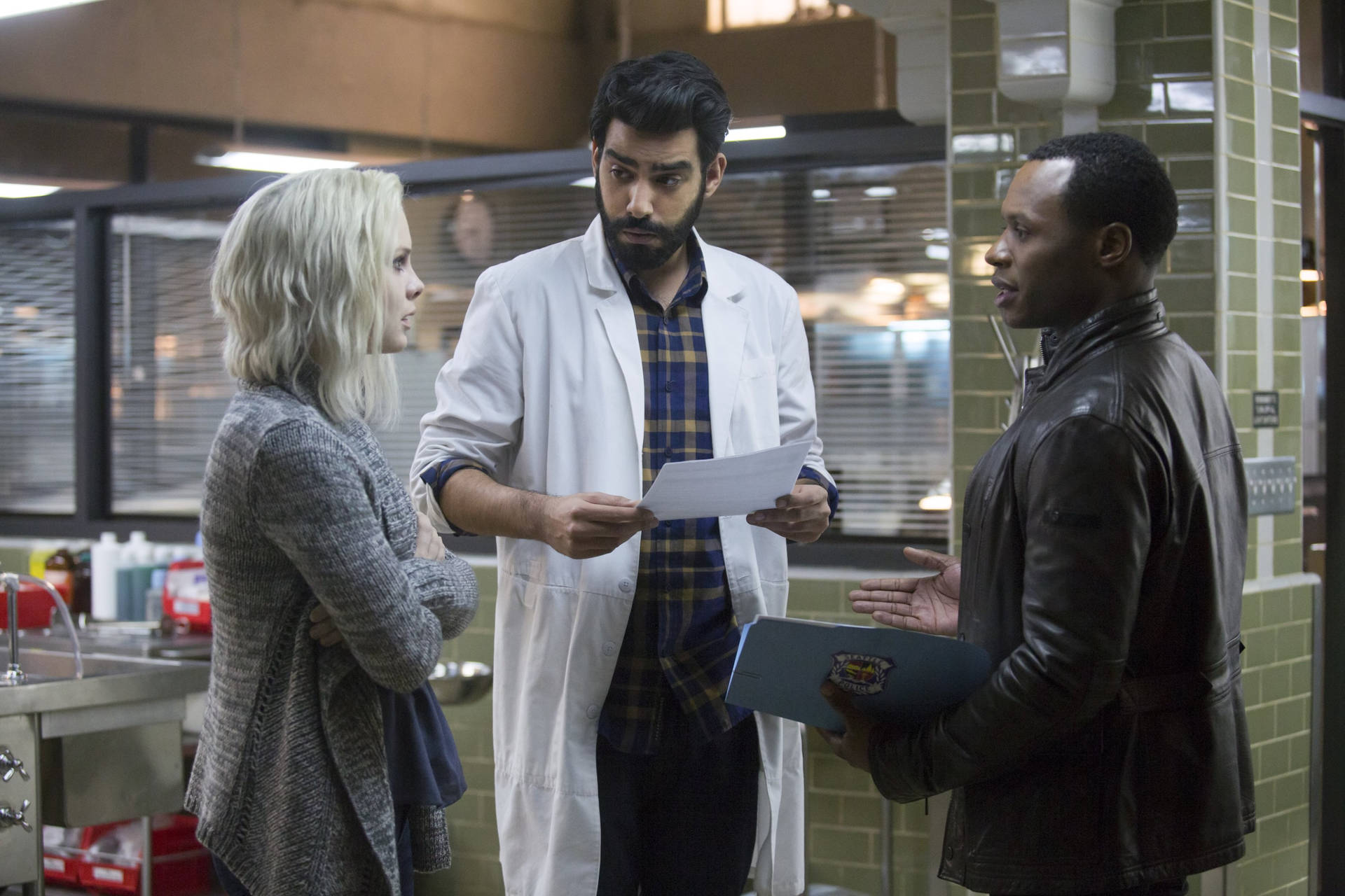 Liv With Ravi And Clive In Izombie Series Wallpaper