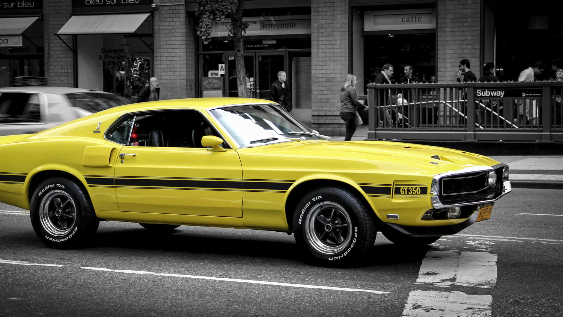 Yellow Ford Mustang Live Car Wallpaper