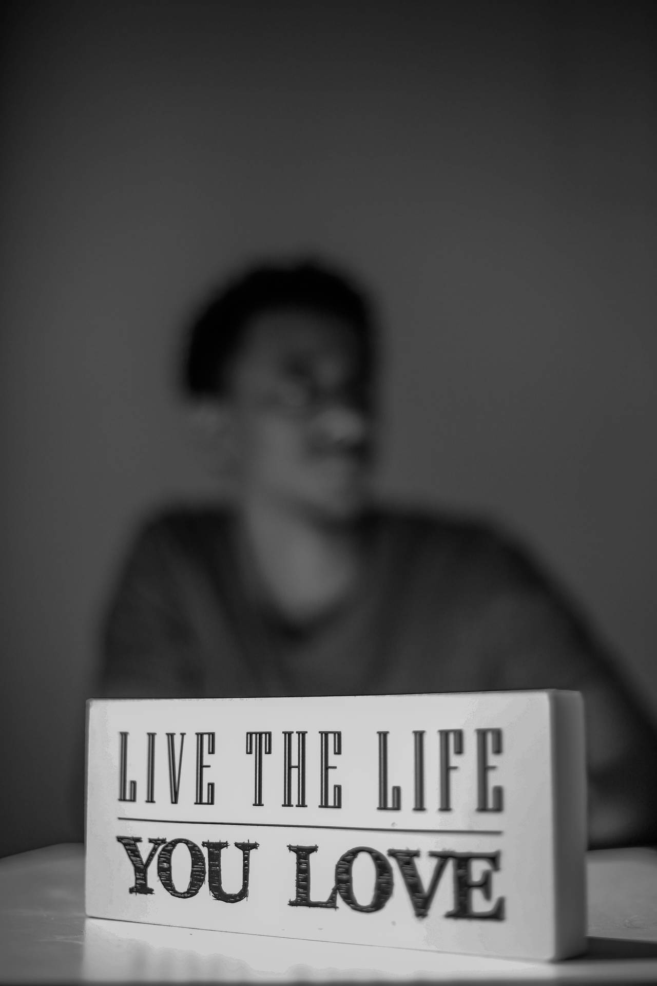 Live The Life You Love Life Quotes Wallpaper