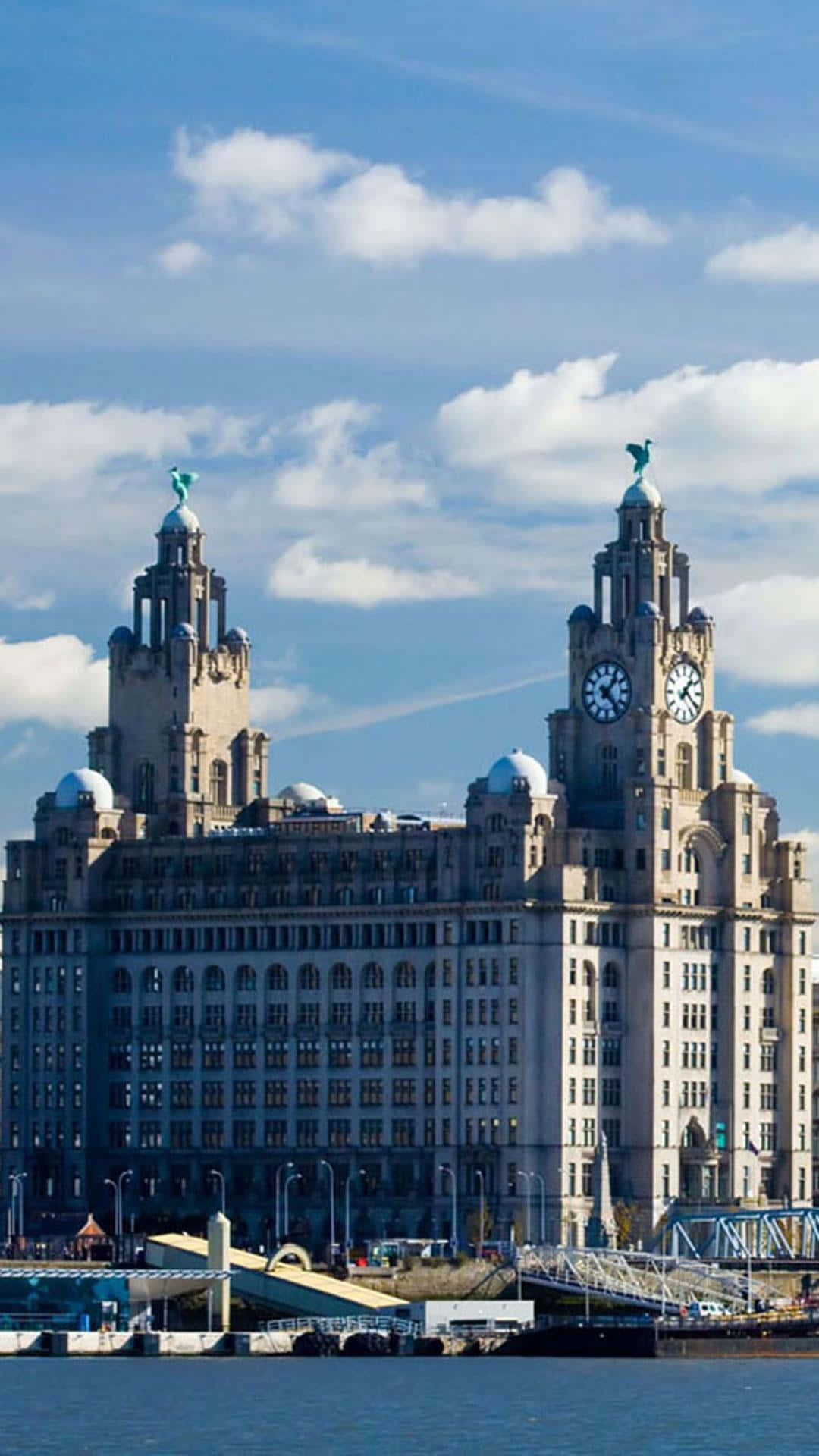 Einblick Auf Die Bunten Gebäude Und Die Uferpromenade Von Liverpool