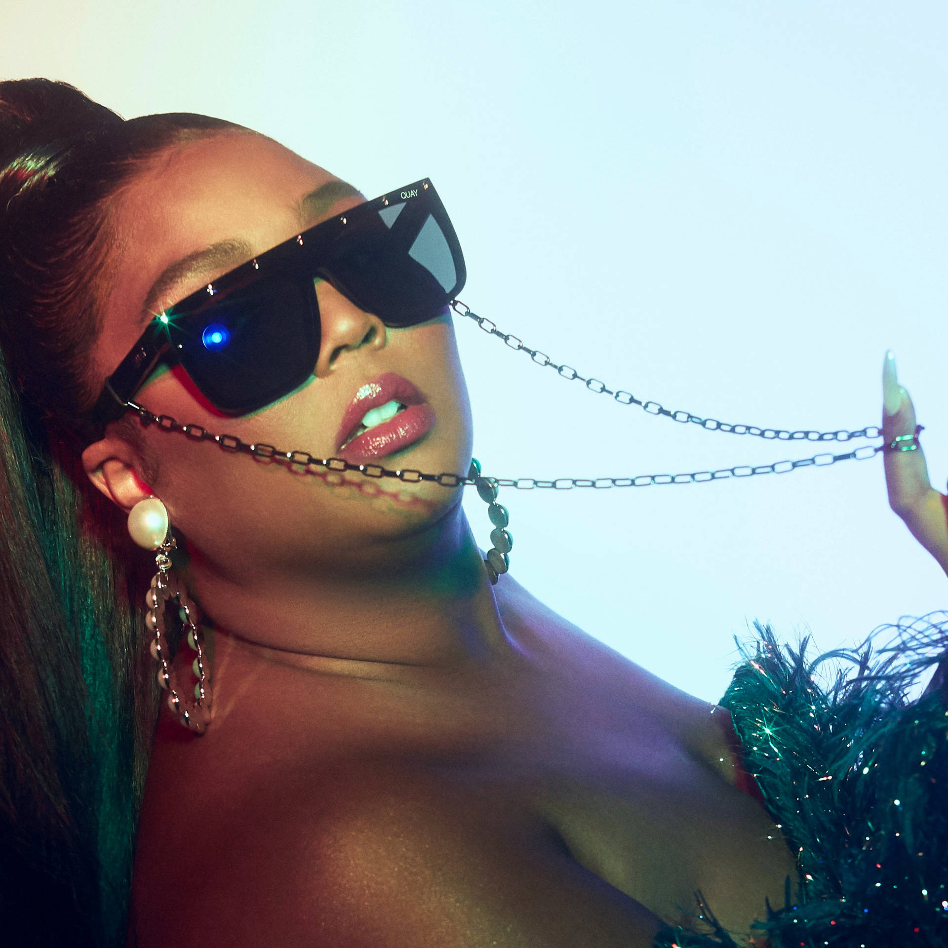 Lizzo Fancy Black Shades Background