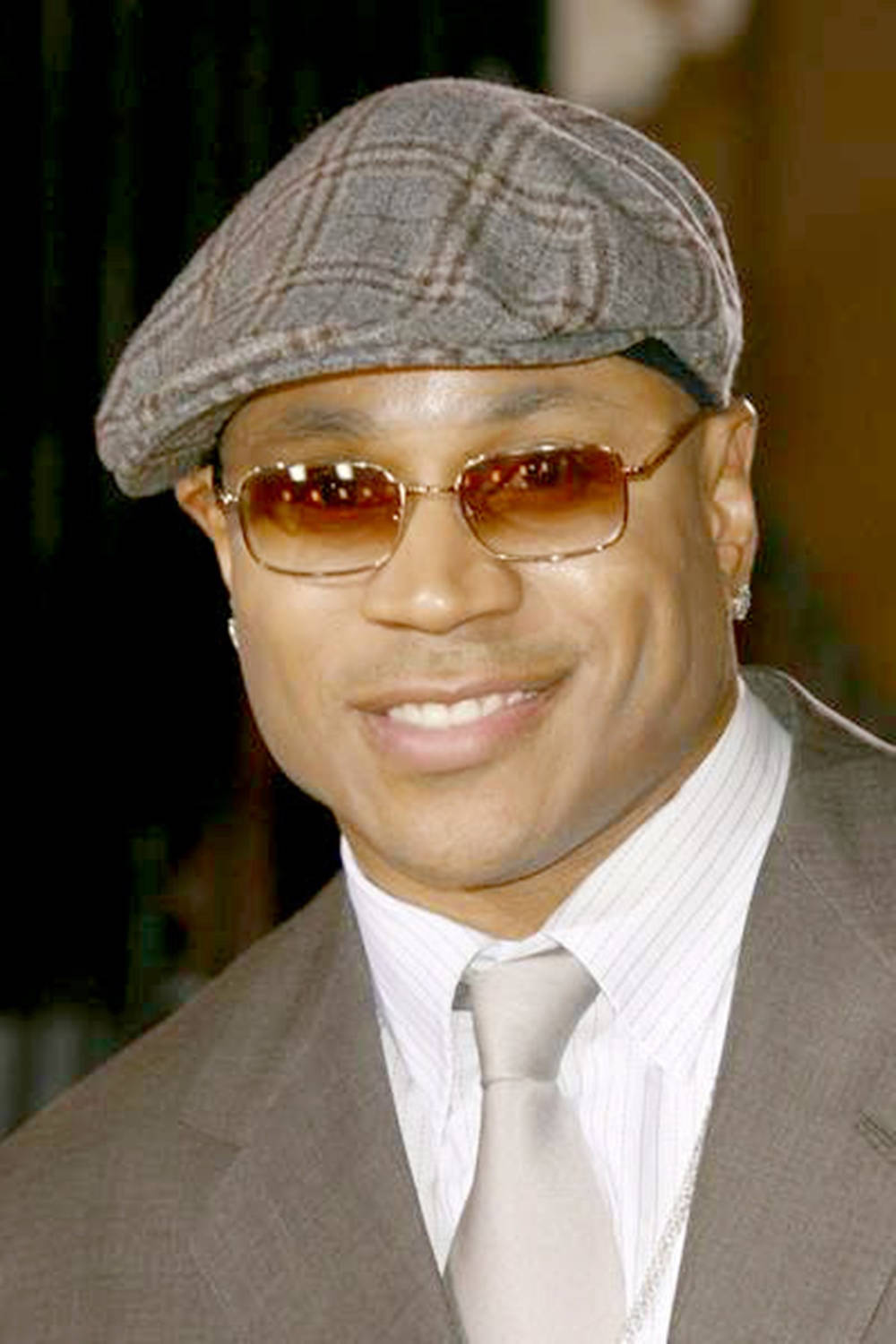 LL Cool J 33rd Annual People's Choice Awards Wallpaper
